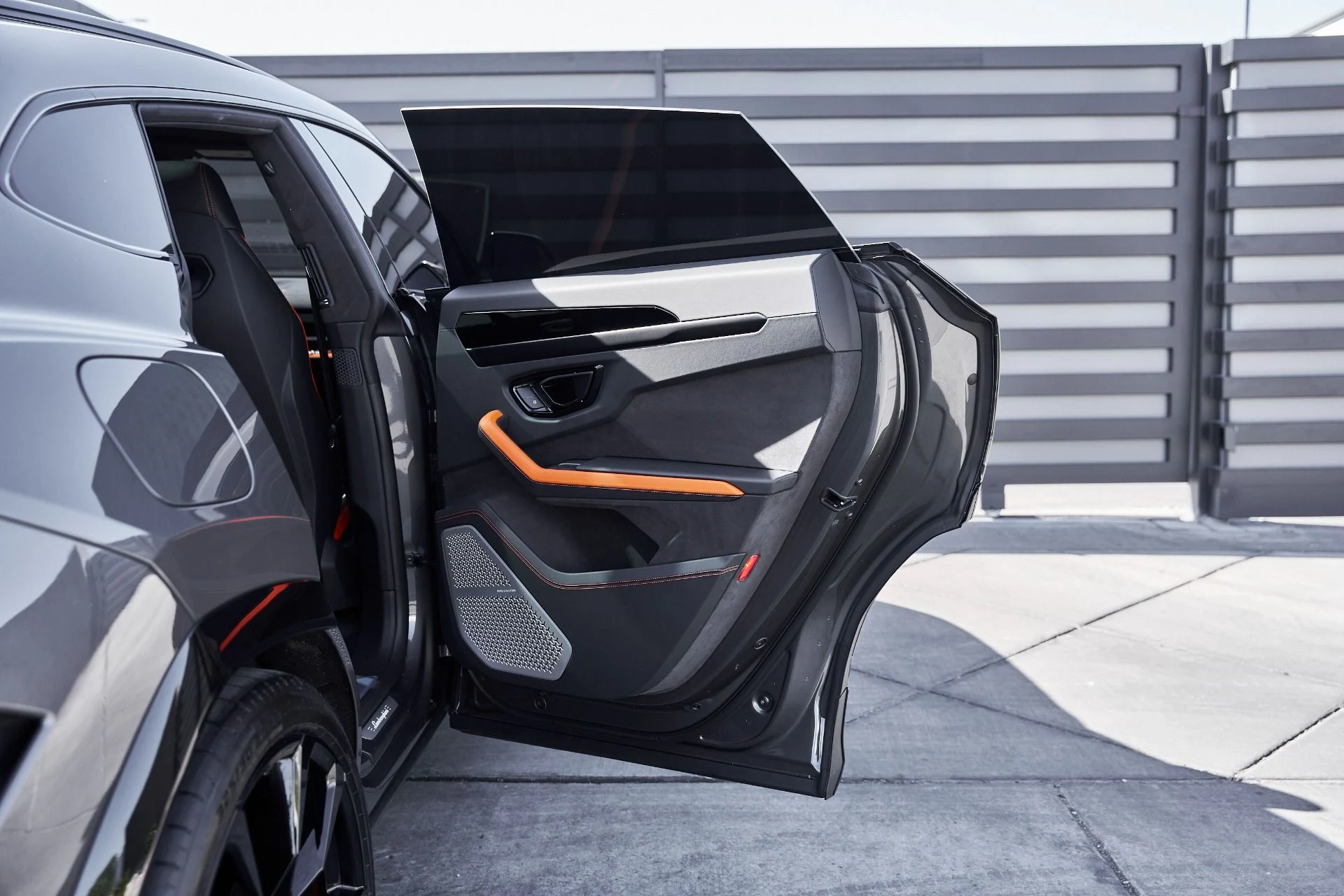 mph027_841217230_Used_2025_Lamborghini_Urus_SE_1770086452_9a87c77de0