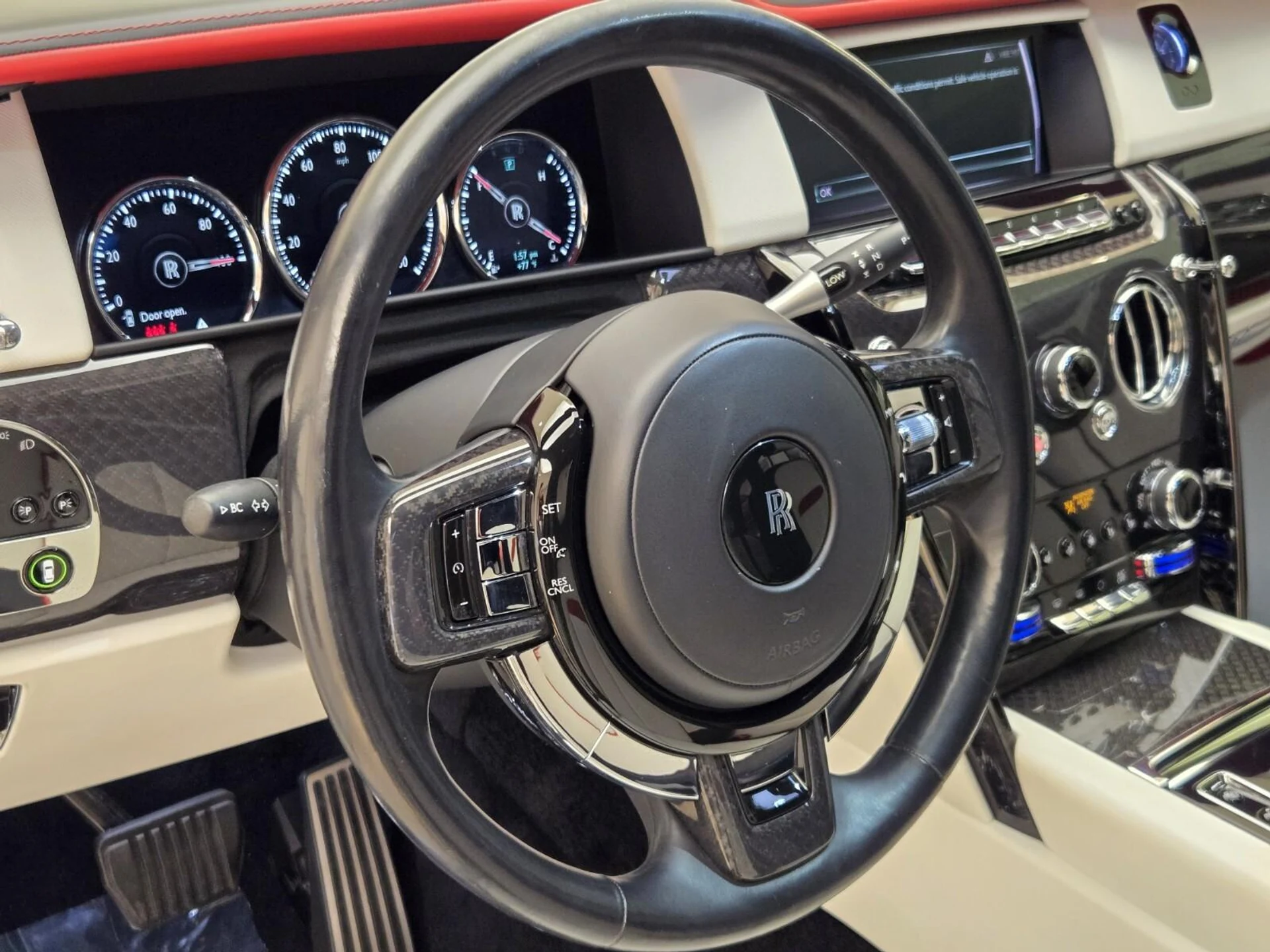 mph027_842093544_Used_2021_Rolls_Royce_Cullinan_1761977972_562c3883e0