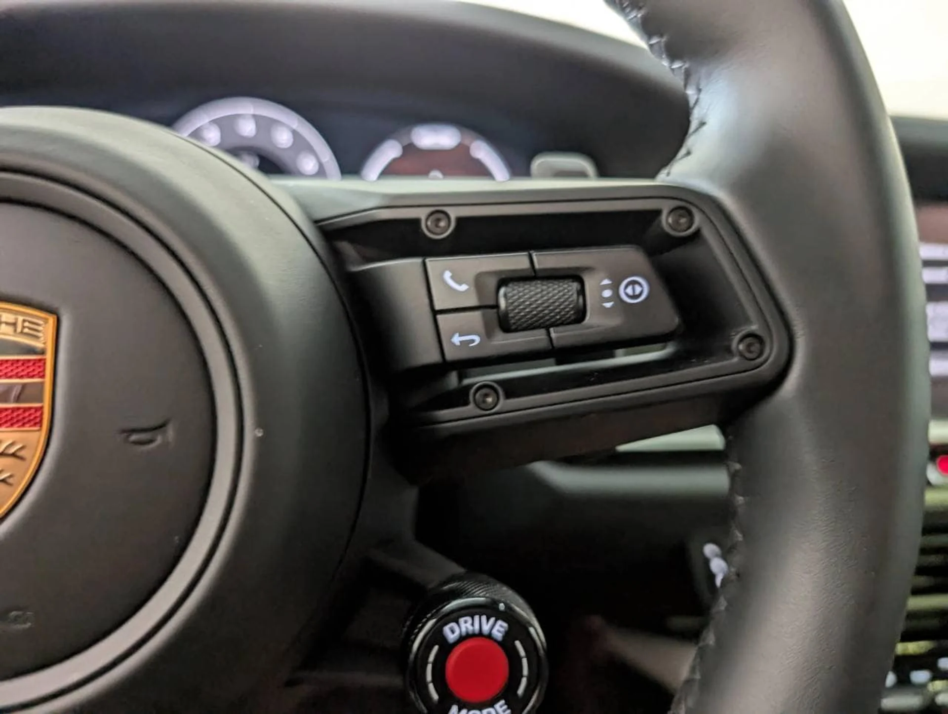 mph027_858831611_4109a428381f5ef0cb3555b5594a21e5x_822a73ee48