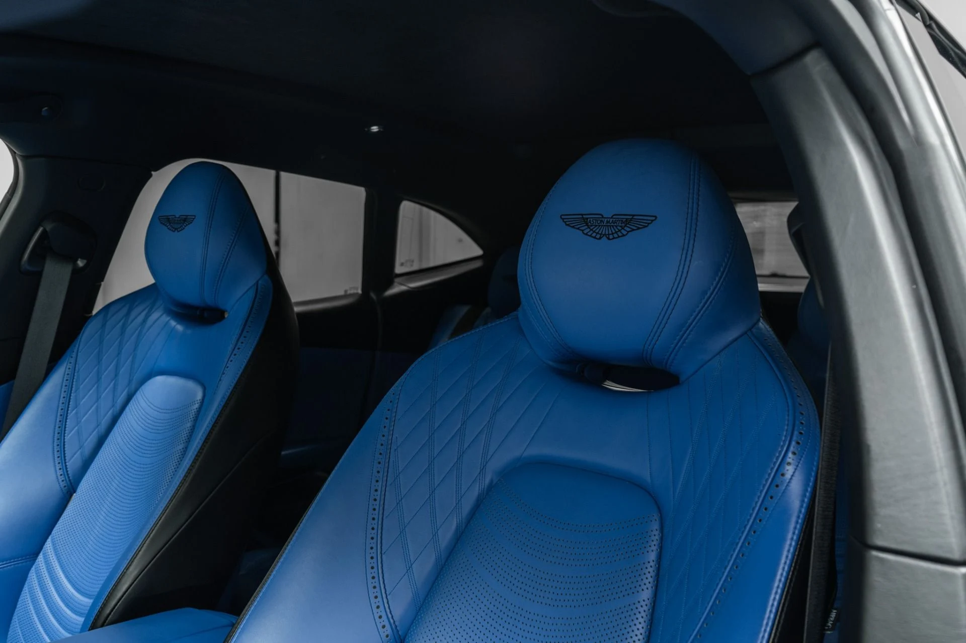 mph027_861743963_Used_2023_Aston_Martin_DBX_707_1782508773_aa216787da