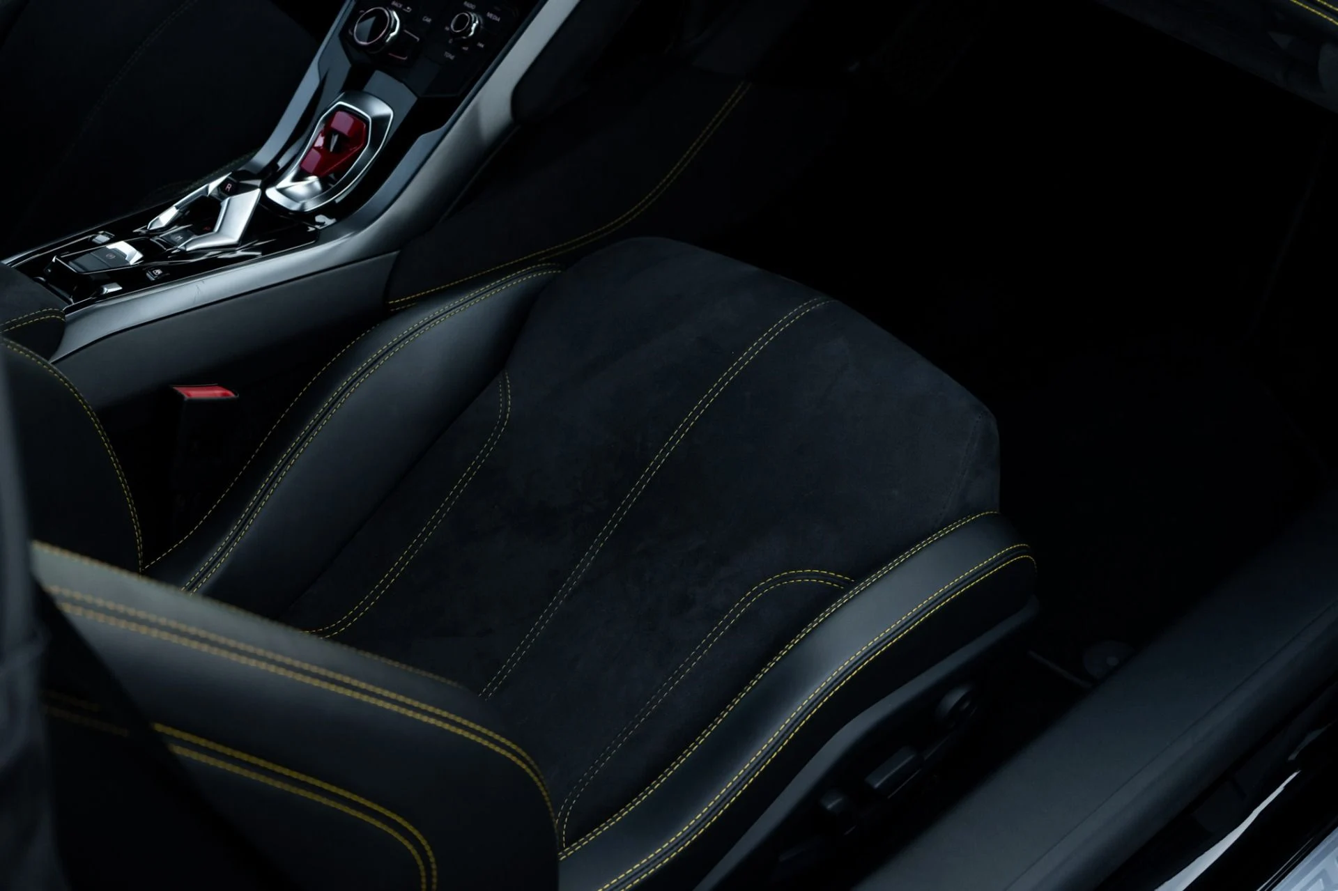 mph027_865848839_Used_2017_Lamborghini_Huracan_LP_580_2_Spyder_1766447716_06a532e91c