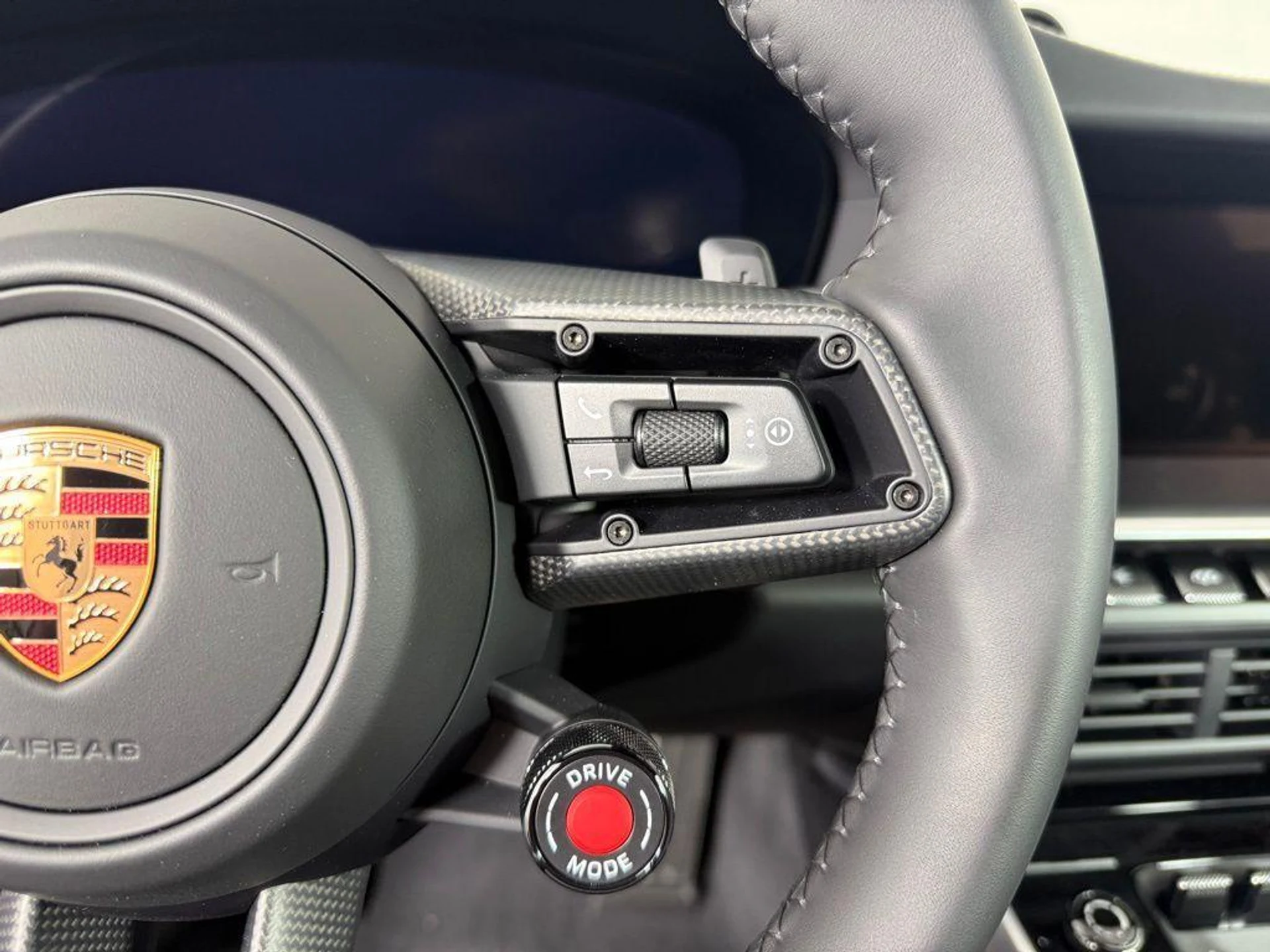 mph027_870629805_AXZG_QRADUHHS_Yjf7_X_Raj_Ymg_MS_8_3e326da6bf