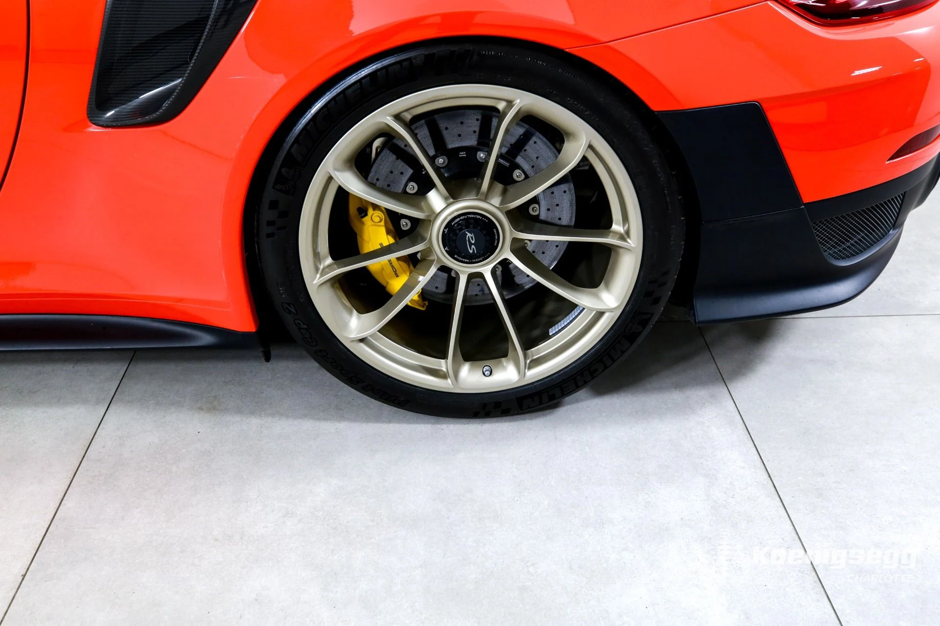 mph027_87398389_Used_2018_Porsche_911_GT_2_RS_1783437290_3df3f1dd3b