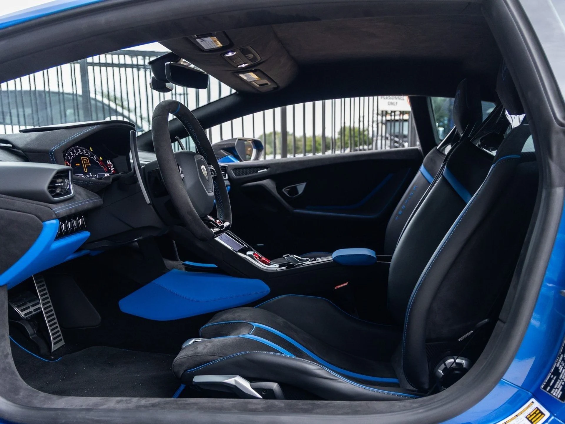 mph027_875072339_28_5b9a1a39dd