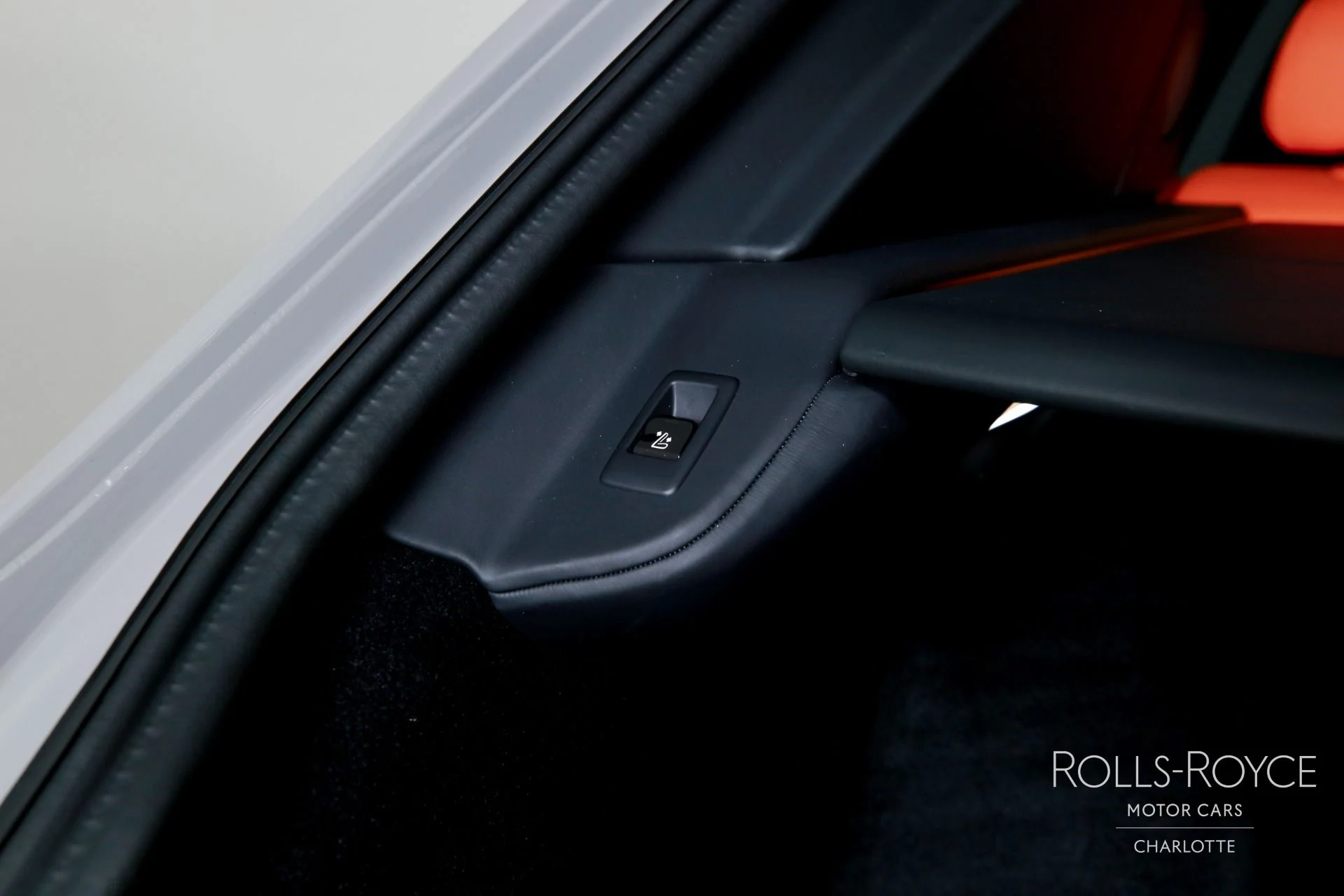 mph027_894825437_Used_2024_Rolls_Royce_Black_Badge_Cullinan_1765396280_99f87d0720