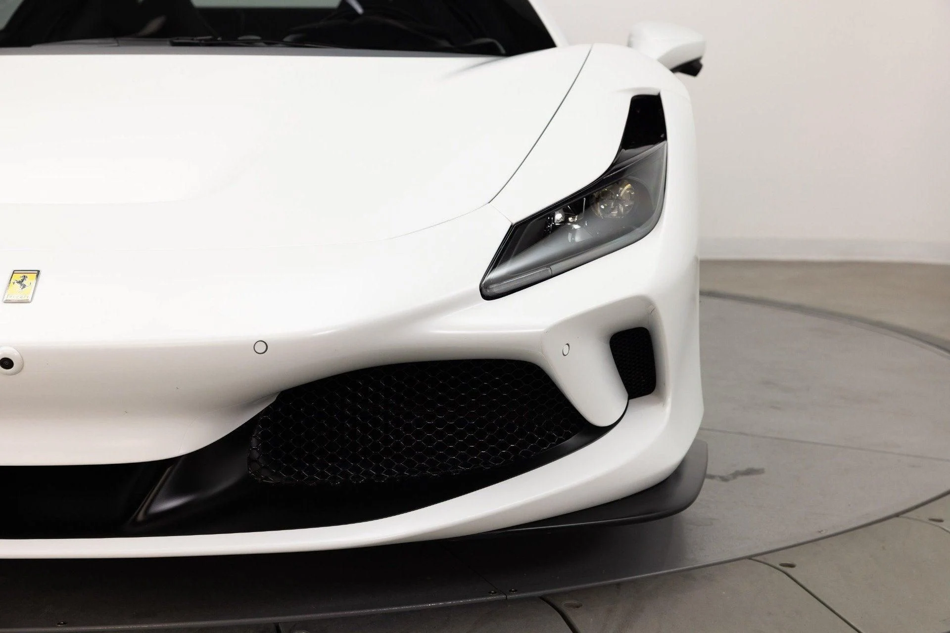 mph027_897746919_Used_2022_Ferrari_F8_Spider_1789652693_9eb8db17b2