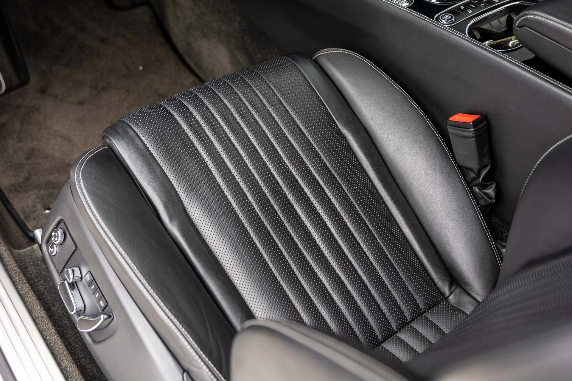 mph027_908090352_Hi_Tech_Luxury_Imports_LLC_SCBFH_7_ZA_5_GC_055059_image_27_cdeea63a4a