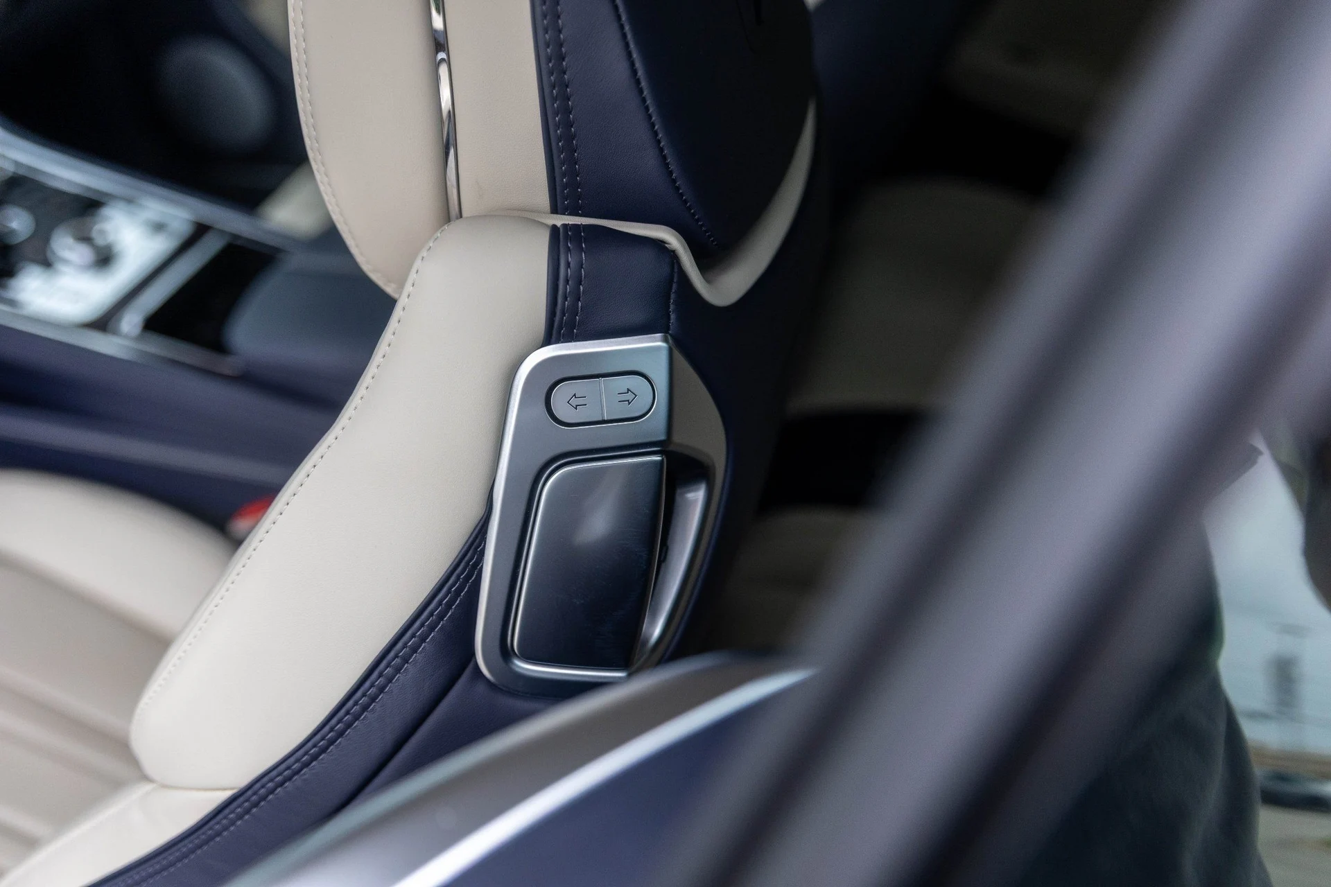 mph027_910718730_Hi_Tech_Luxury_Imports_LLC_SCBDG_4_ZG_1_PC_008673_image_27_1f4d0dccb9