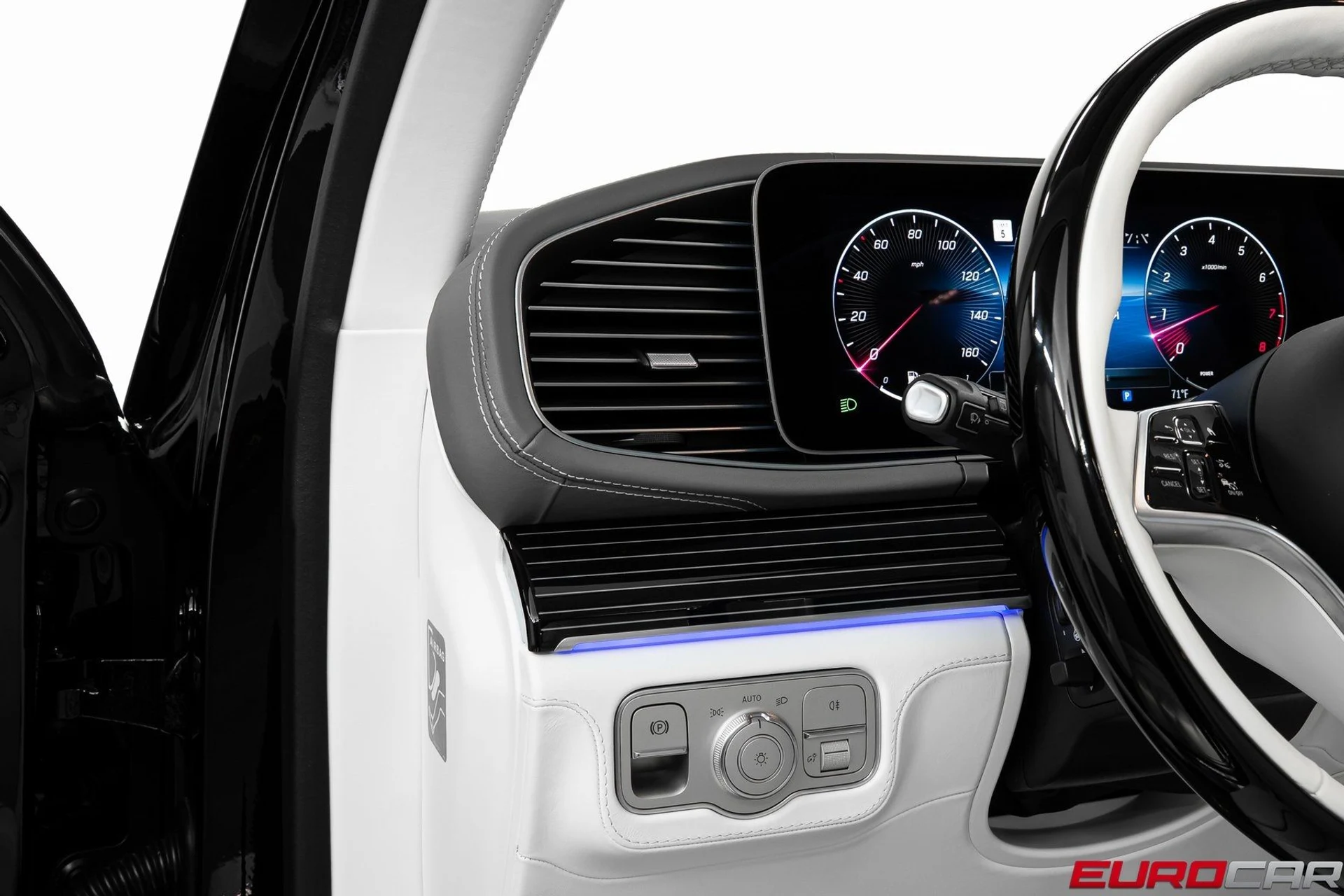 mph027_911340080_image_28_647a5b97ee