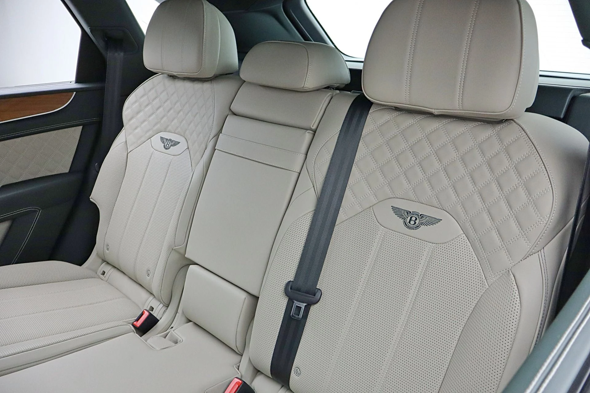 mph027_916311245_Used_2023_Bentley_Bentayga_Azure_V8_bdfa1bb733