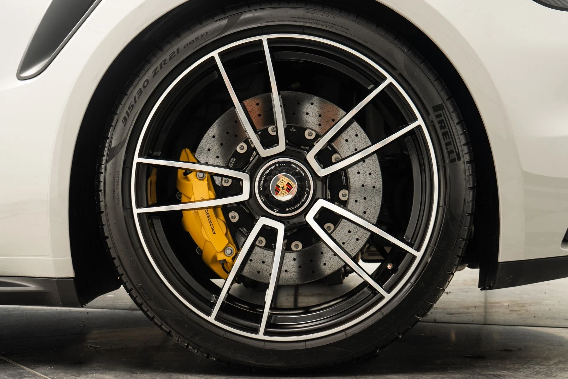 mph027_920683929_Used_2023_Porsche_911_Turbo_S_Cabriolet_1759781880_1b8eec7010