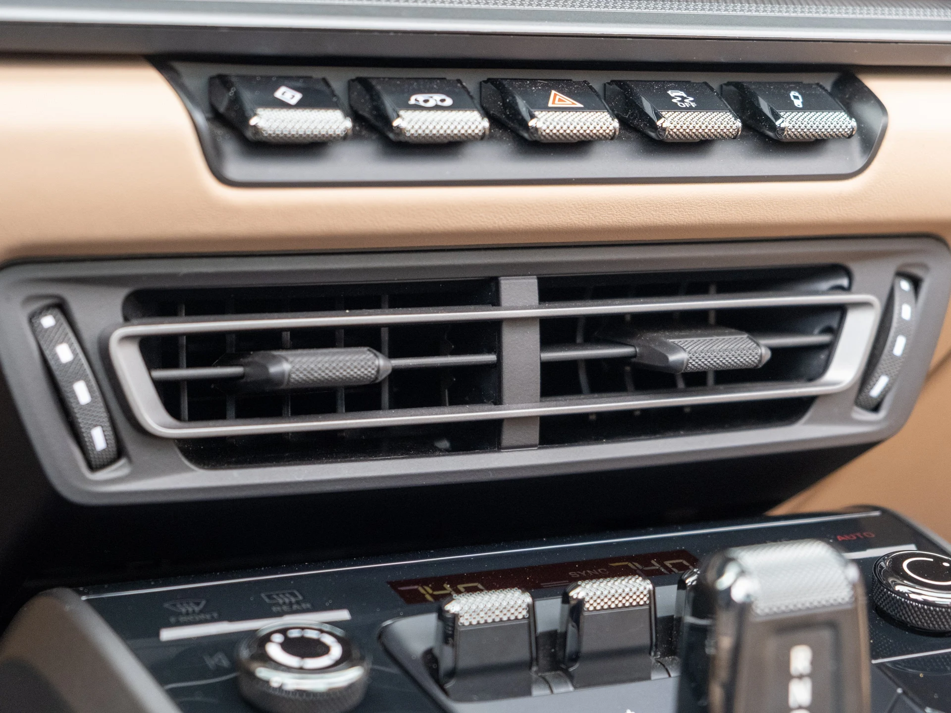 mph027_925314595_28_e2f3155ba1