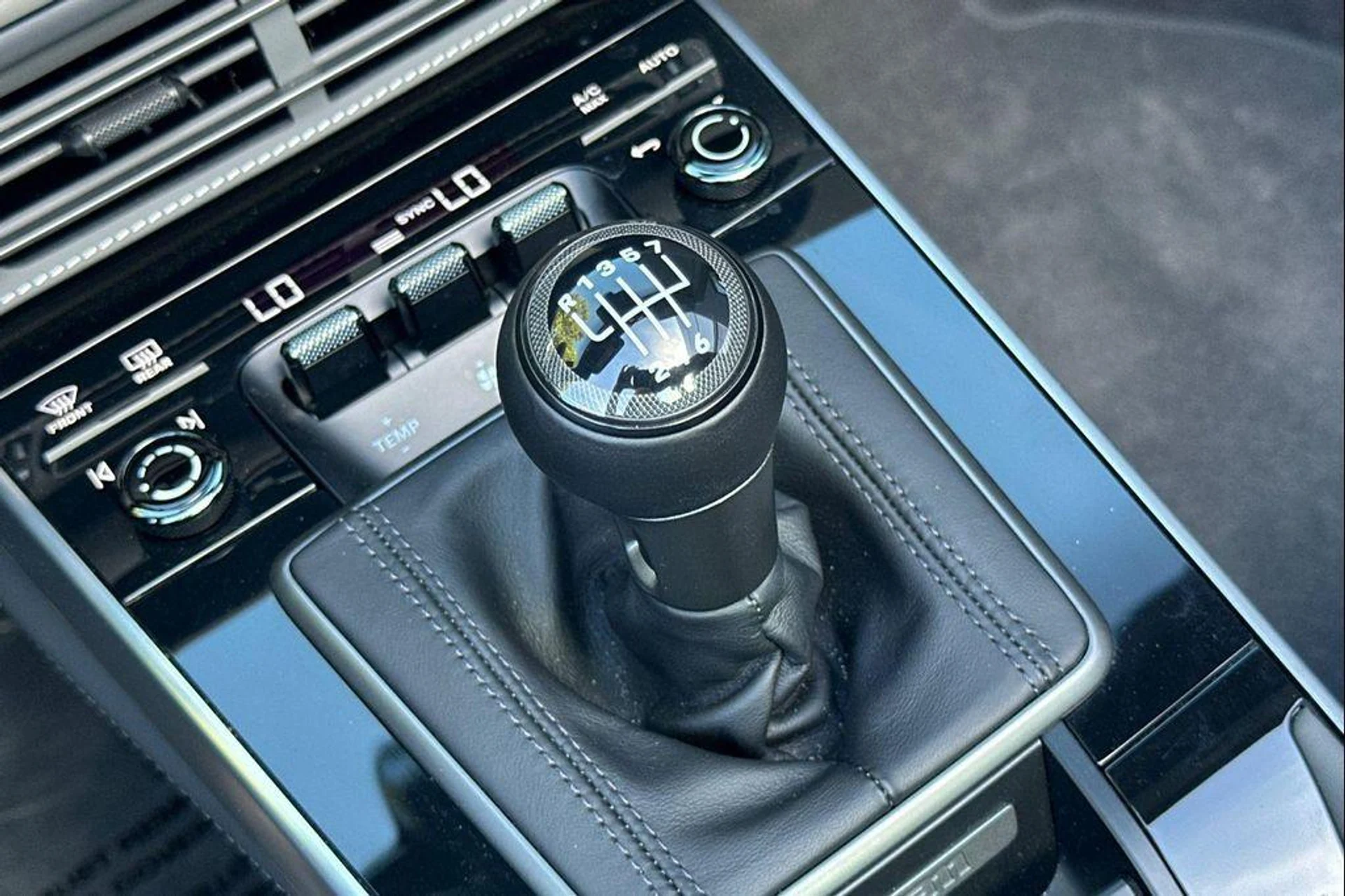 mph027_940058340_wx_Hlchi_HXZ_Aylws_Kg_SP_8_J_Uq2_Lfc_670d9d7cee