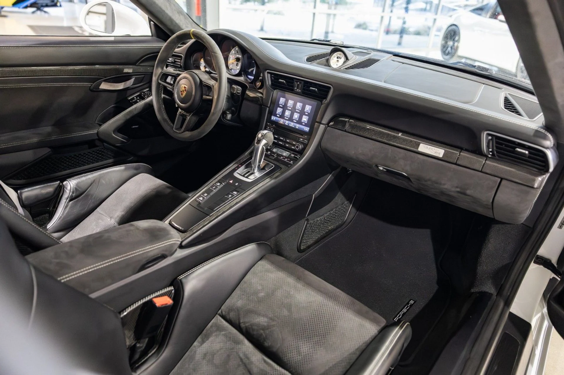 mph027_94207155_c_Q_e5eea77387