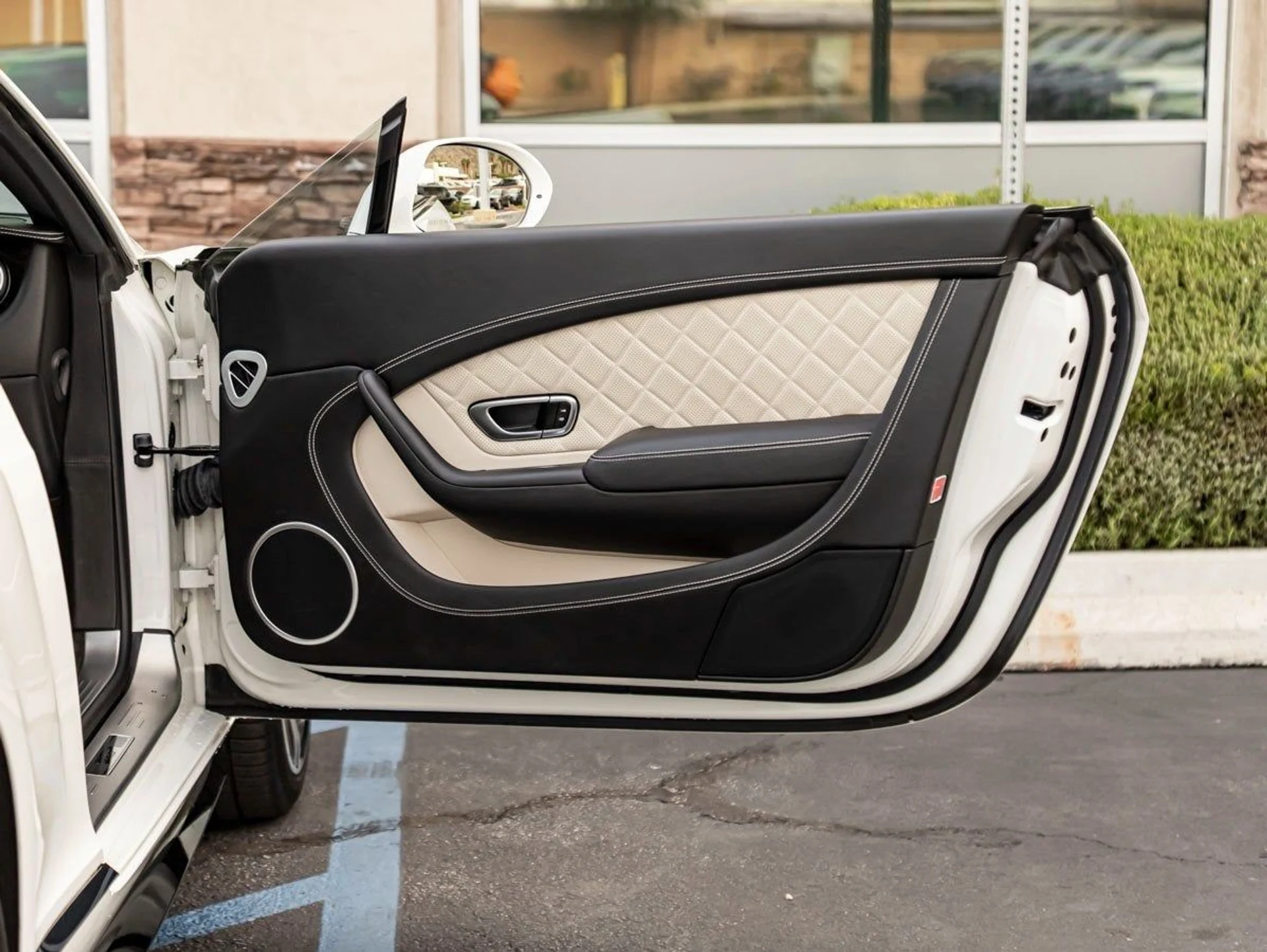 mph027_942552645_28_62b1911f24