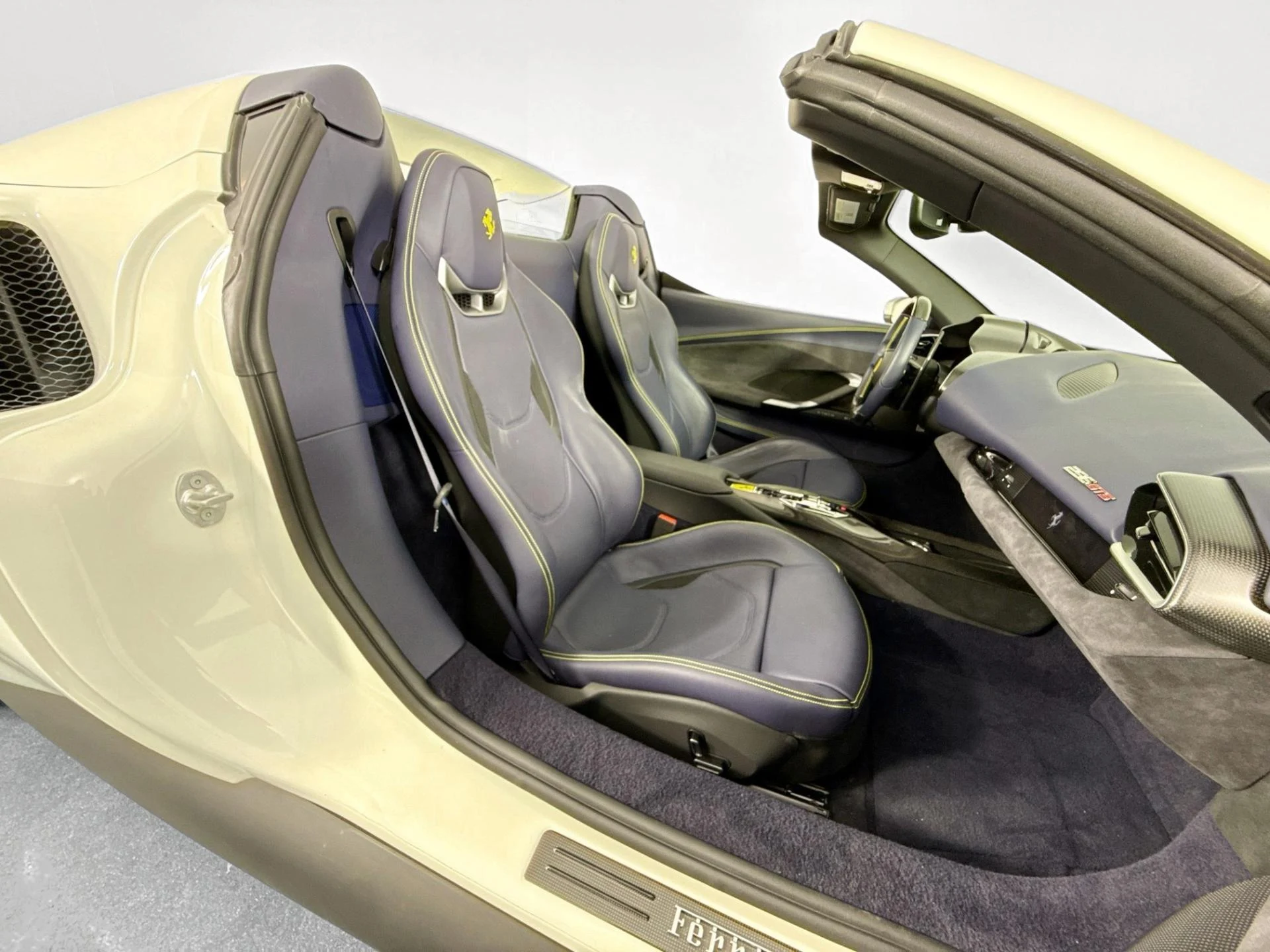 mph027_952425928_Used_2025_Ferrari_296_GTS_1786124848_ef1bcf1aac
