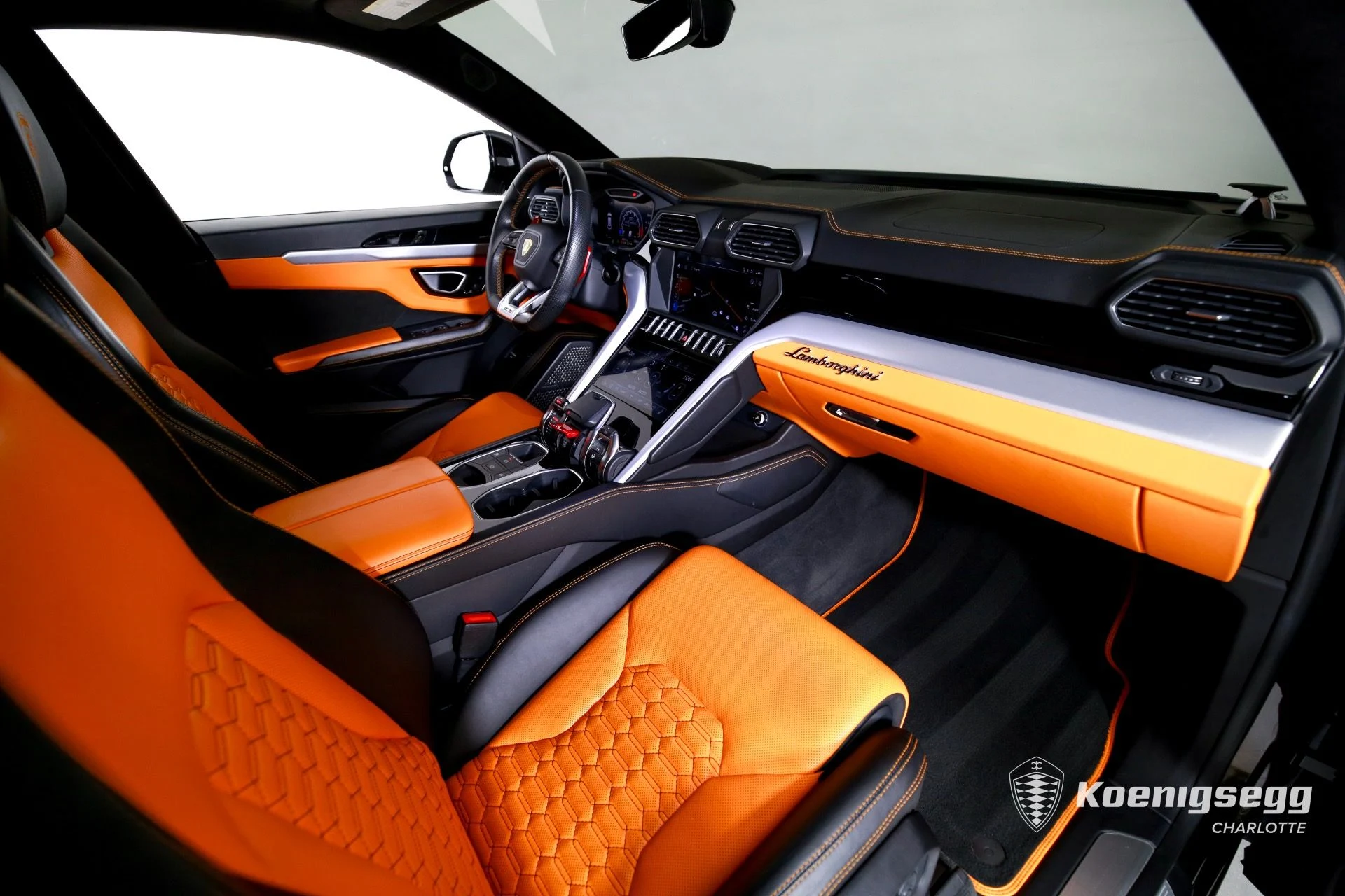mph027_956369041_Used_2019_LAMBORGHINI_URUS_1760989732_e4142042a5