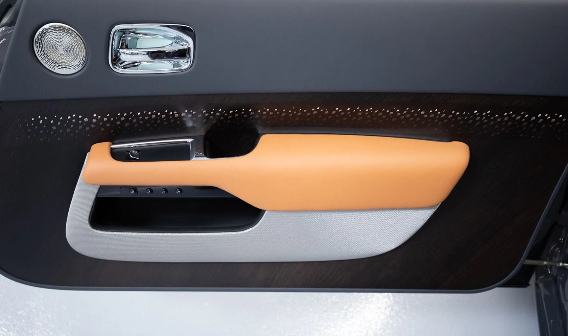 mph027_957357683_Used_2018_Rolls_Royce_Wraith_Luminary_Collection_1708563018_a31c10557b