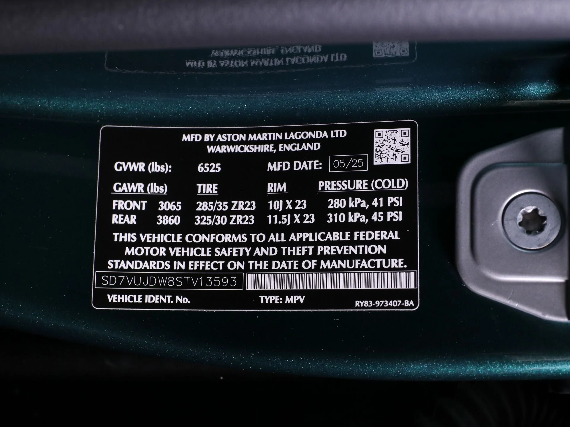 mph027_968897037_New_2025_Aston_Martin_DBX_707_1758482676_7db1b135ed