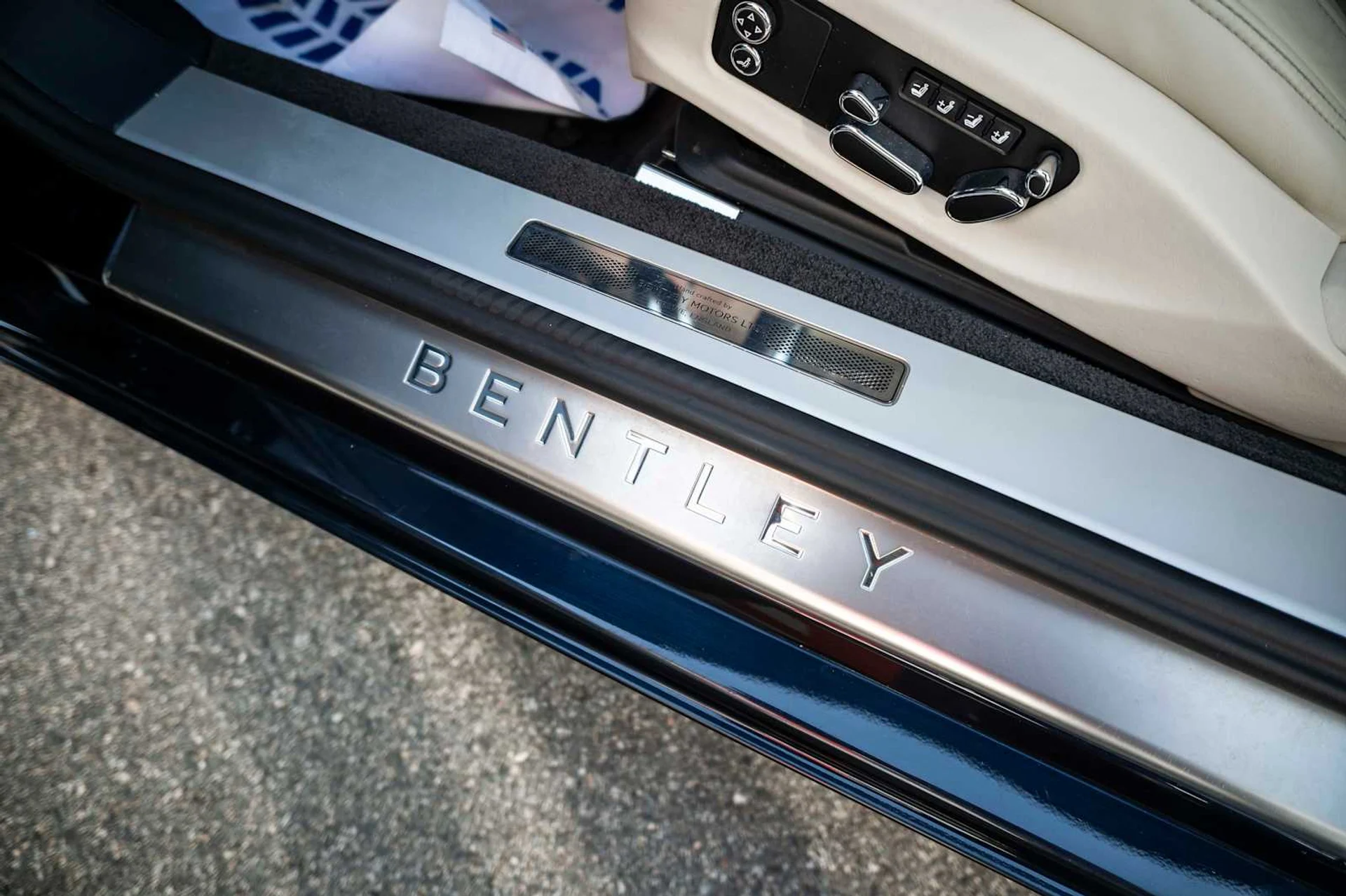 mph027_970892577_75cb25c16231f3fc7d29594aa23d7cf5x_187ddb1e60