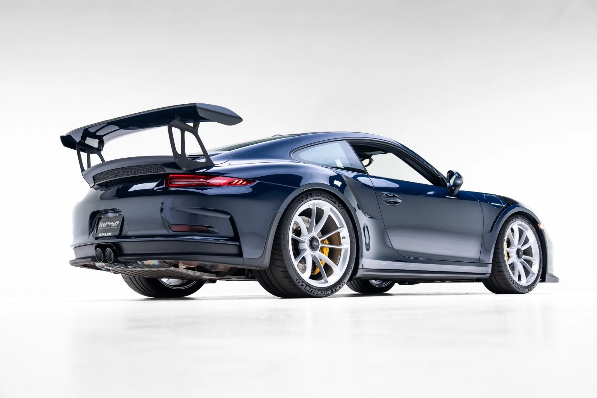 mph027_973665429_Used_2016_Porsche_911_GT_3_RS_1774462832_16342e9e0f