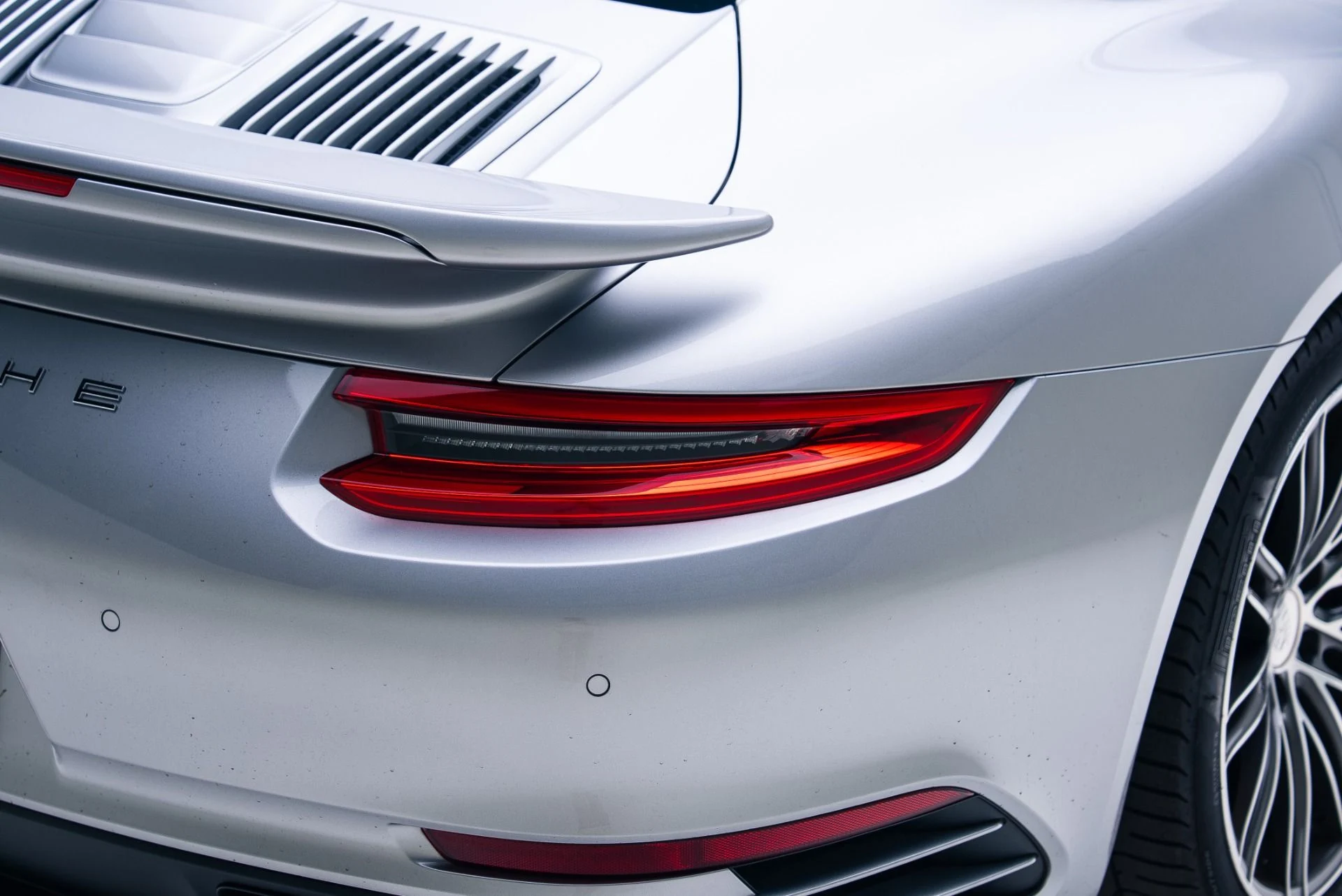 mph027_976853426_Used_2018_Porsche_911_Turbo_1765307368_5479cbeafa