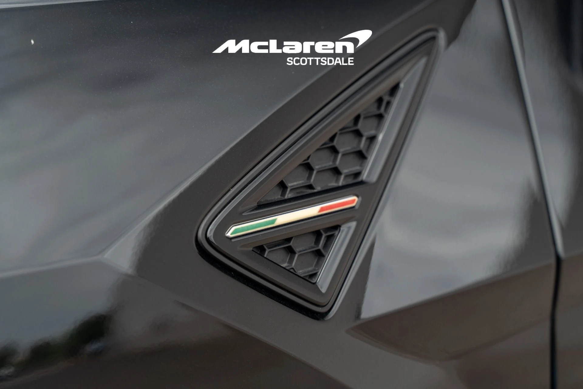 mph027_982327680_Used_2025_LAMBORGHINI_URUS_SE_1786123267_8c837907a7