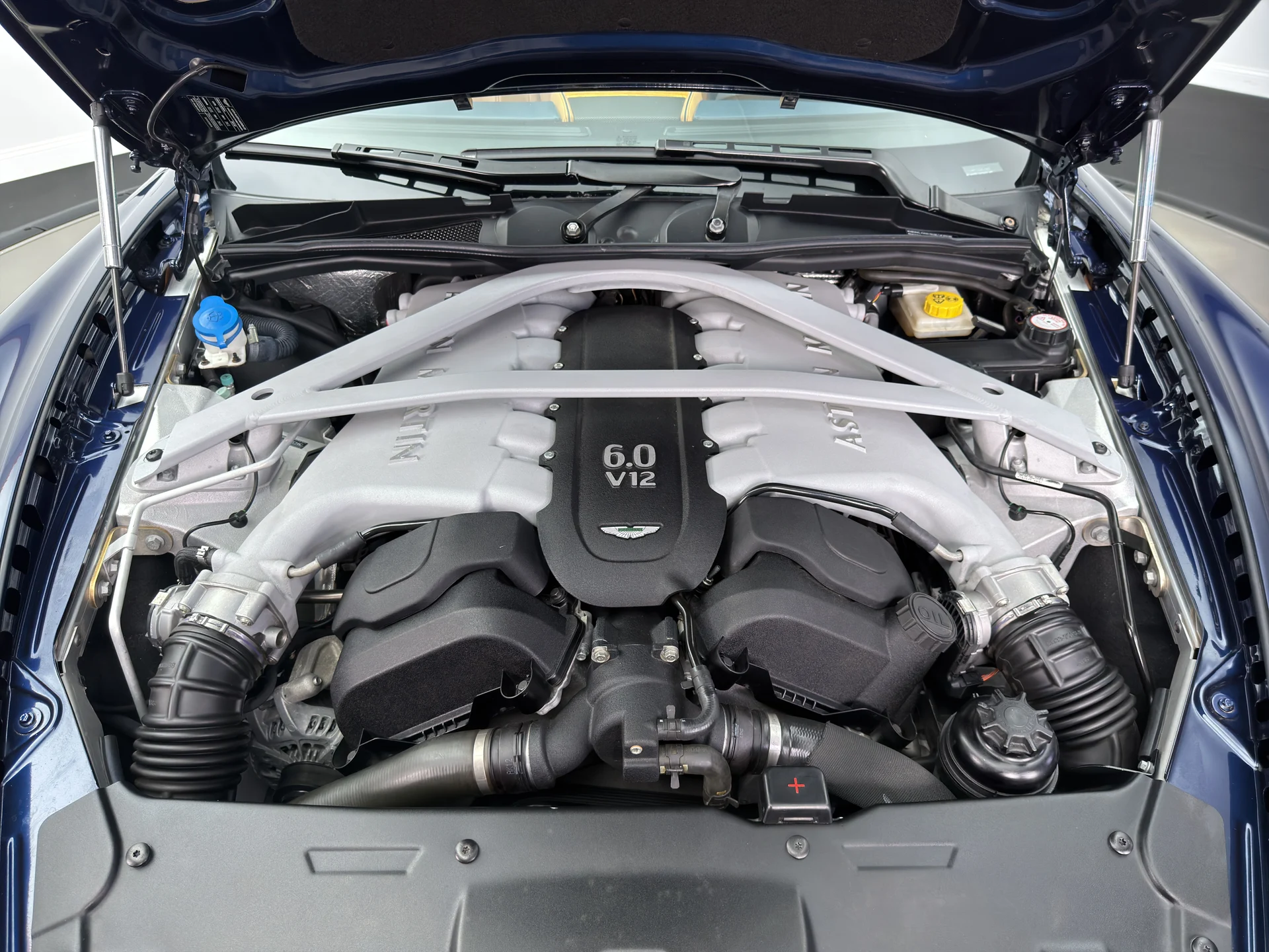 mph027_98426008_RPA_3785_engine_bay_001_1c20e182e9
