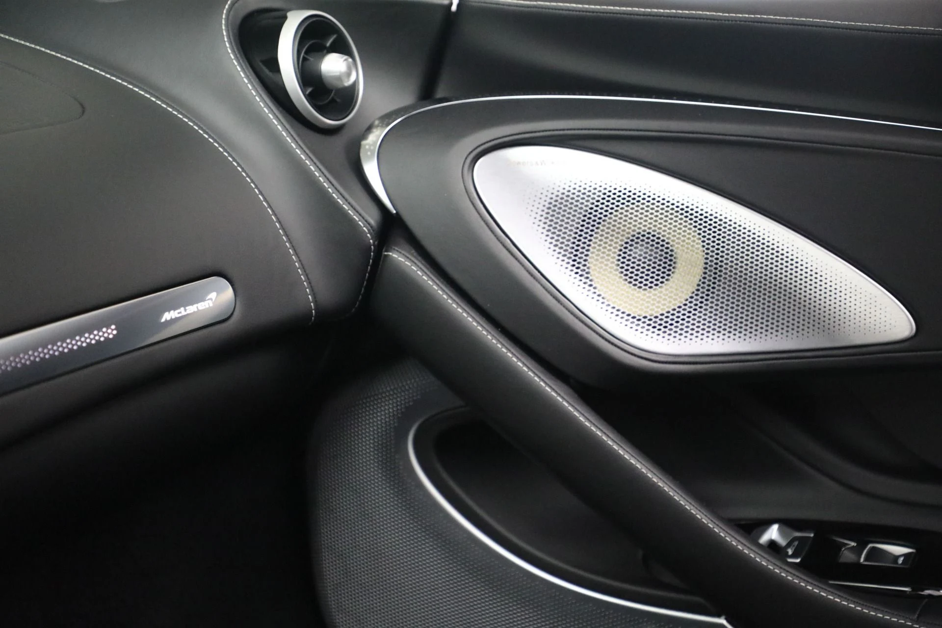 mph028_1004958928_New_2026_Mc_Laren_GTS_Tech_Lux_893a2a94e4