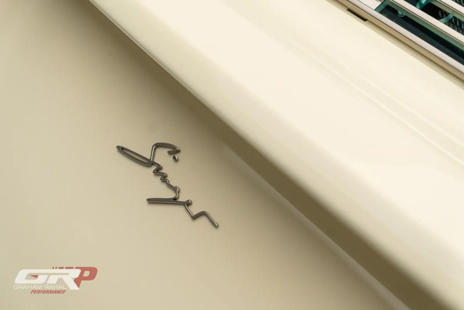 mph028_1005328964_860377_F4_88_F5_4331_8_ABE_7_DED_8656_B170_2209592a0c