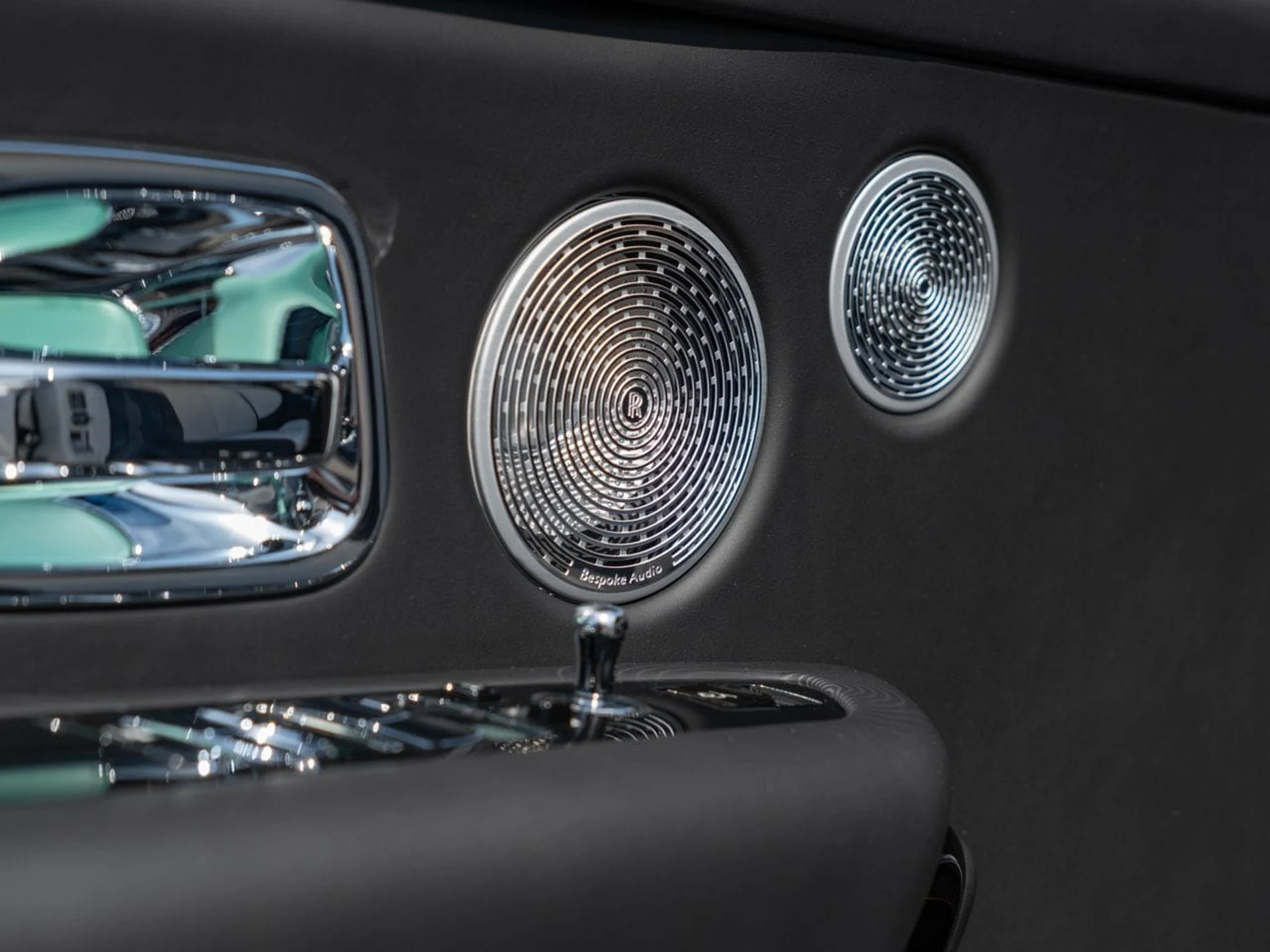 mph028_1006398214_9f97c697786b37fcef995279bb203094x_bb89cf3537