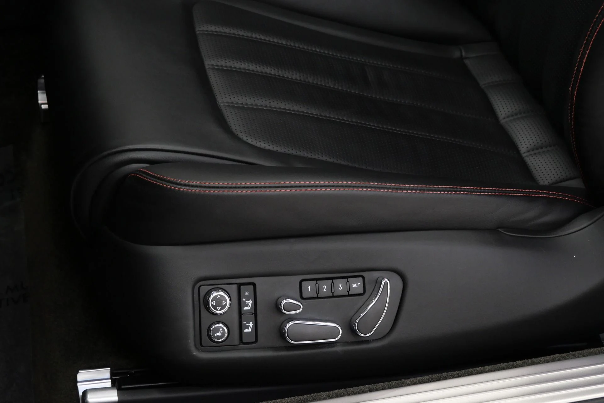 mph028_1007409565_Used_2014_Bentley_Continental_GTC_V8_S_528_Horsepower_Heated_and_Ventilated_Seats_1779224405_8e8a293852