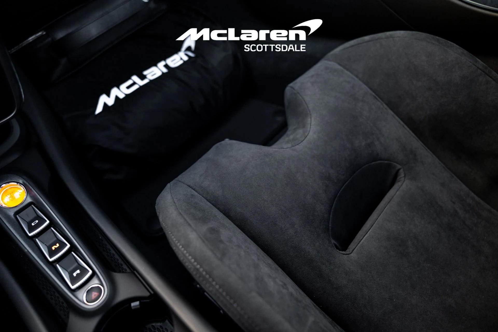 mph028_1008063150_Used_2025_MCLAREN_ARTURA_1728156448_f7e87b4084