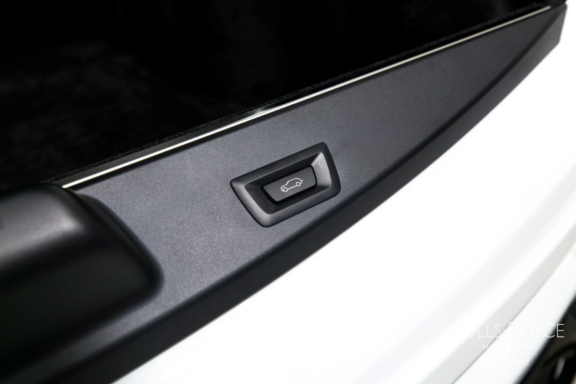 mph028_1011118319_Used_2023_Rolls_Royce_Black_Badge_Cullinan_1769450134_6047de7c11