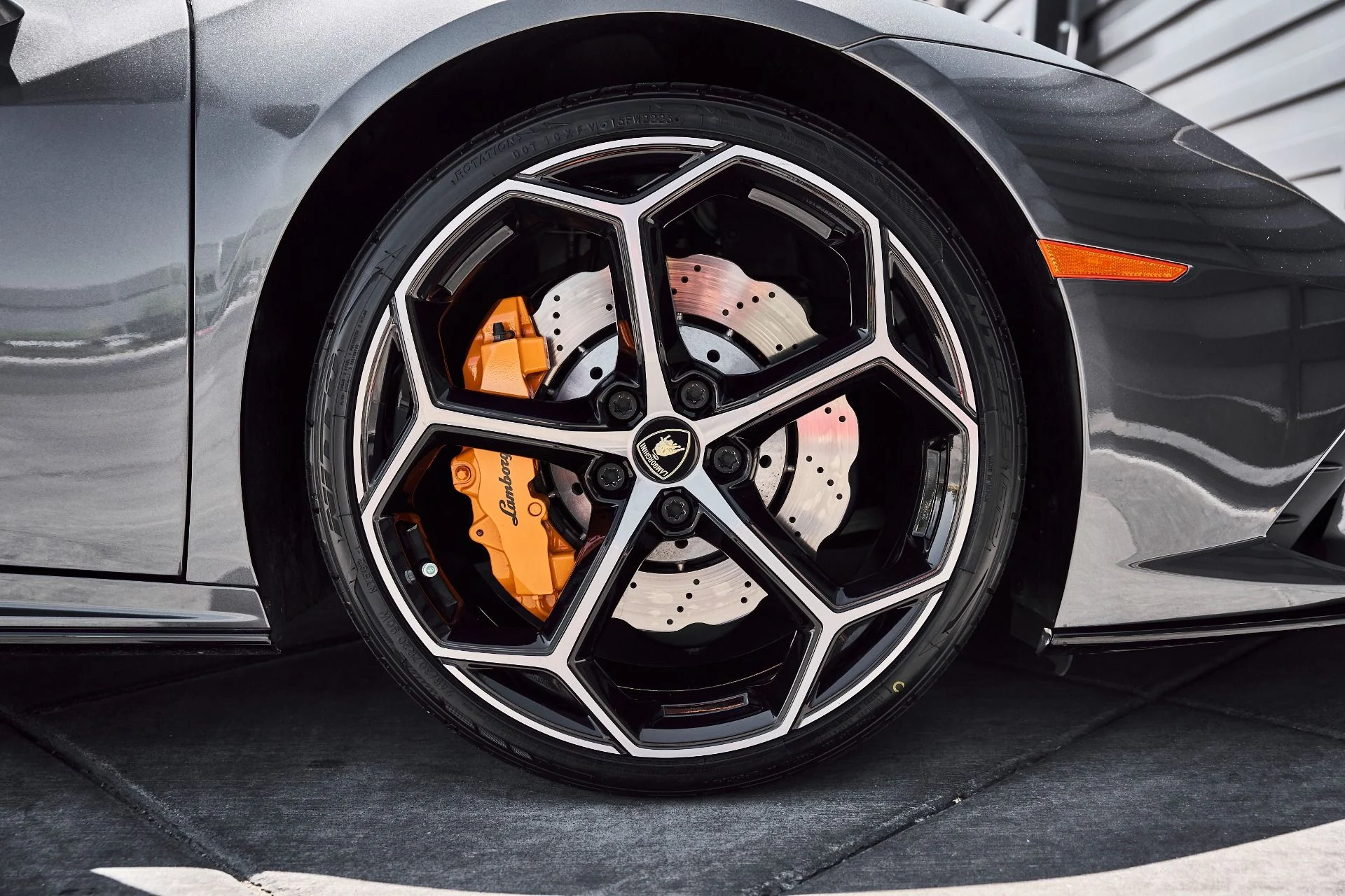 mph028_101373769_Used_2021_Lamborghini_Huracan_EVO_Base_1780708712_75b260e7b1
