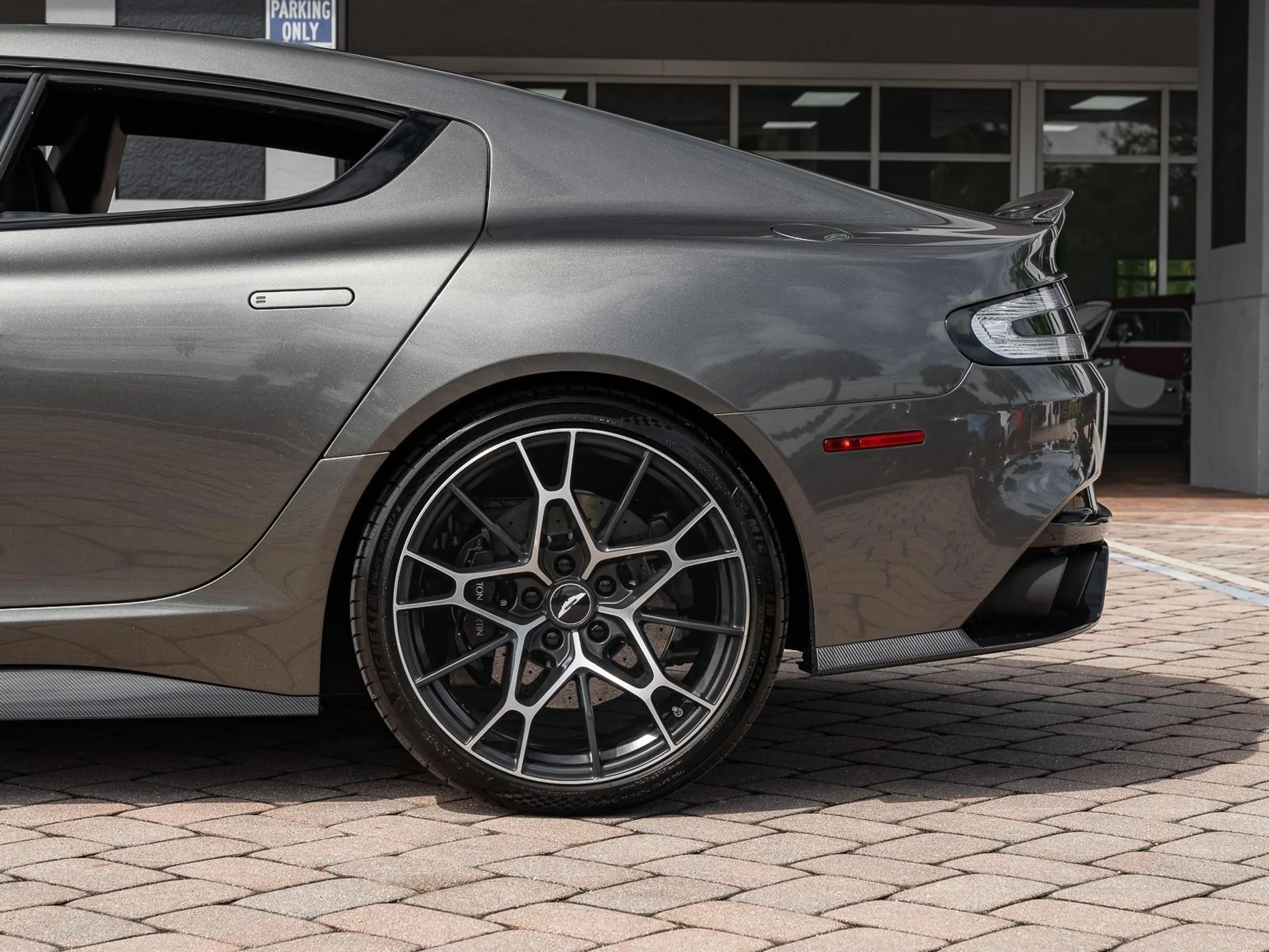 mph028_1017695246_Used_2019_Aston_Martin_Rapide_AMR_1759500150_2ad641e961