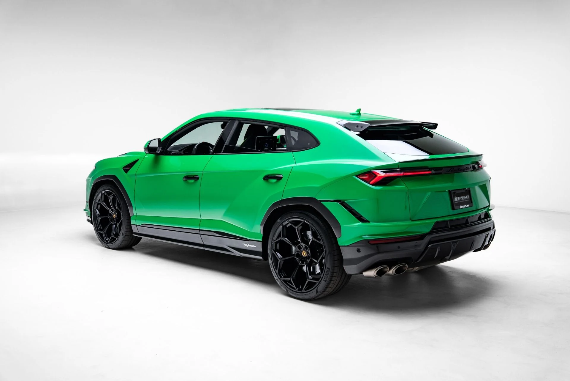 mph028_1026984945_Used_2023_Lamborghini_Urus_Performante_1776122836_6bc7121e3a