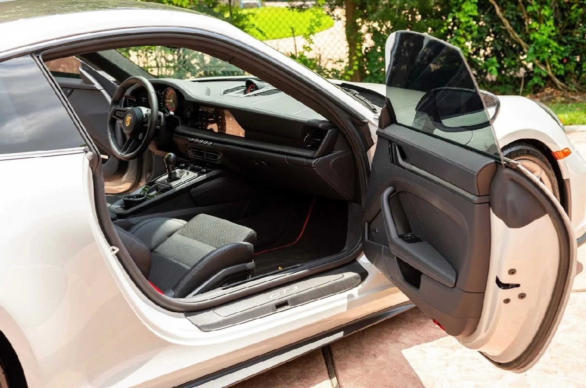 mph028_1034343289_Used_2023_Porsche_911_GT_3_Touring_1756326140_4c632f838d