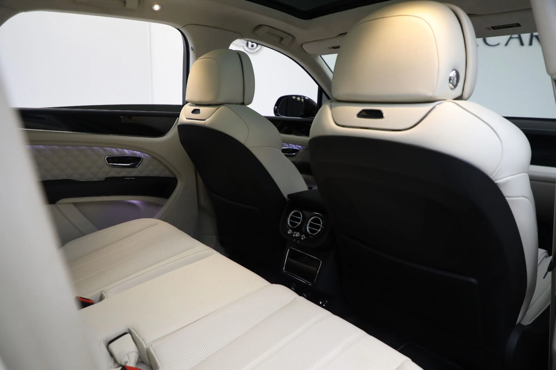 mph028_1034572476_Used_2023_Bentley_Bentayga_Azure_V8_23c6c4eb22