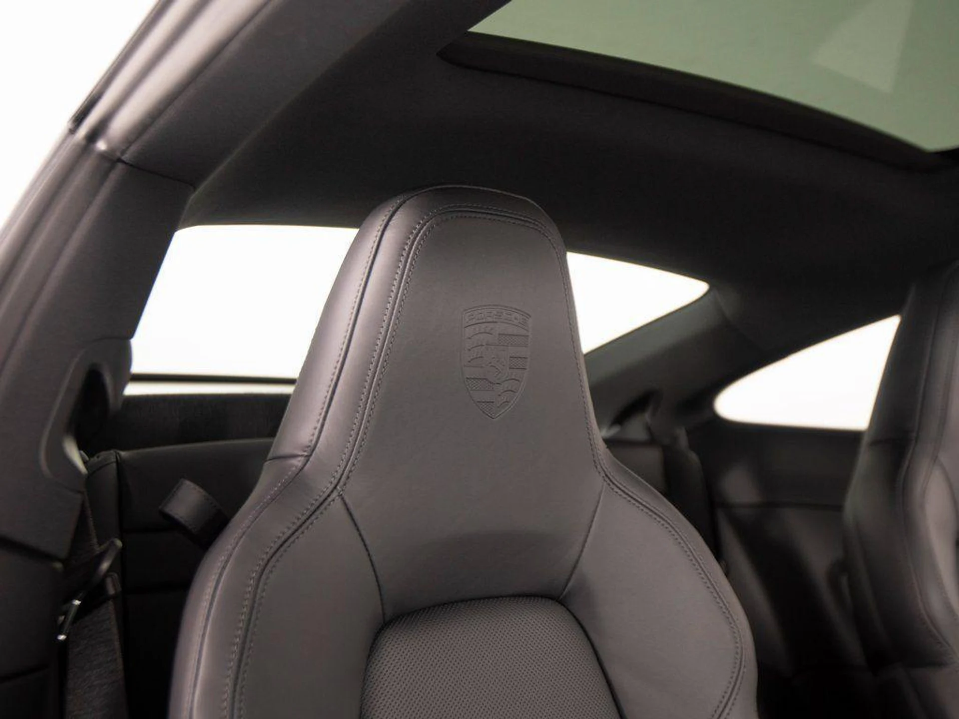 mph028_1034666534_e70_UVFP_DWL_Xzm_MV_4_Be_W_Pd52c_FA_0f1d5b0e0c