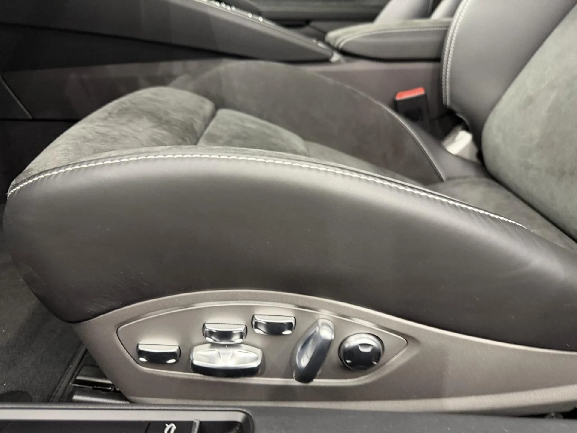 mph028_1037835307_07be96e5553b097abe482dc4668ff51a_3f628a49ab