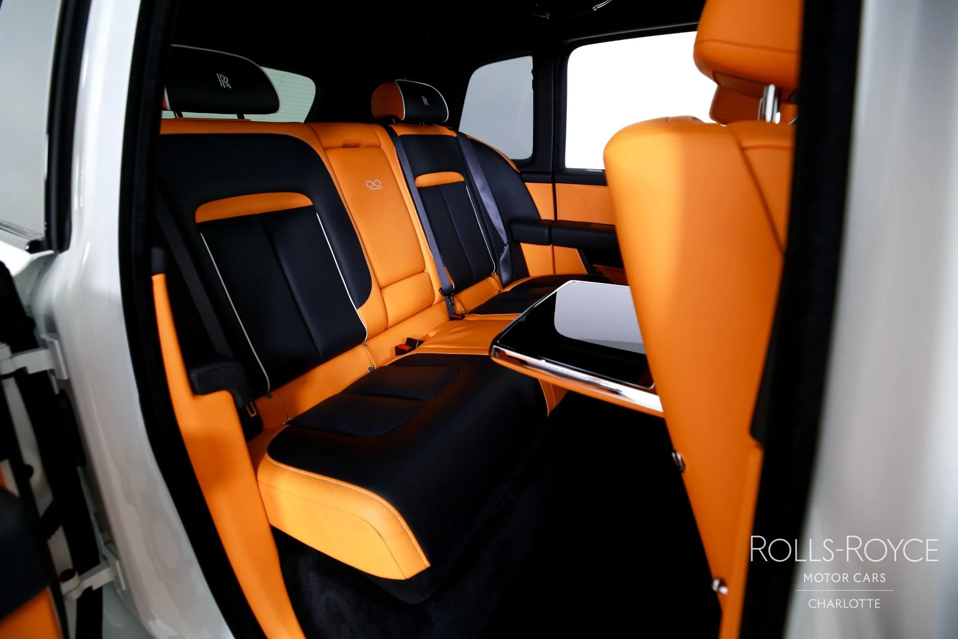 mph028_1039039017_Used_2025_Rolls_Royce_Black_Badge_Cullinan_1773240661_fe8a7599e1