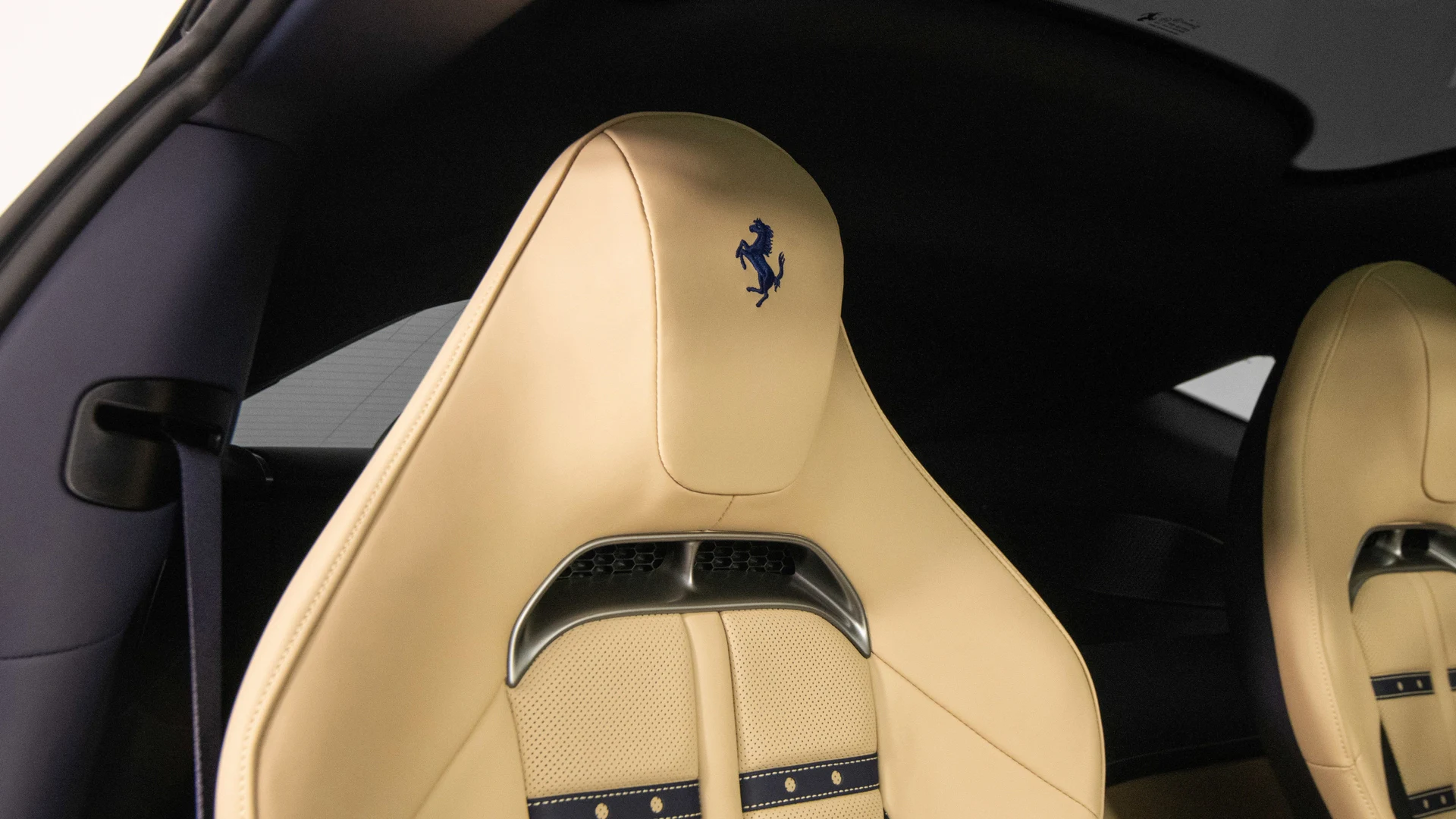 mph028_1039457280_8422dc7c5a4b43938494b572a84c2c01_c4f0ce08a1