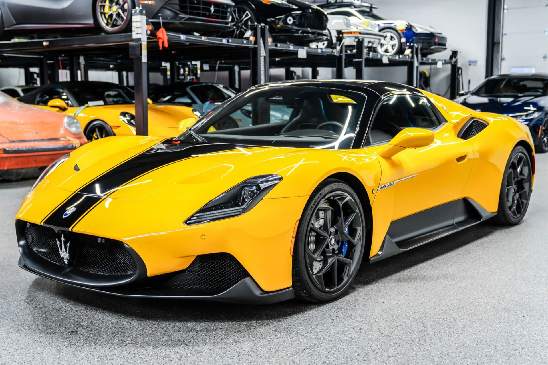 mph028_1040752836_Used_2023_Maserati_MC_20_Cielo_193_Miles_Fuoriserie_Color_Interior_Carbon_Fiber_Package_1770052750_cb37684539