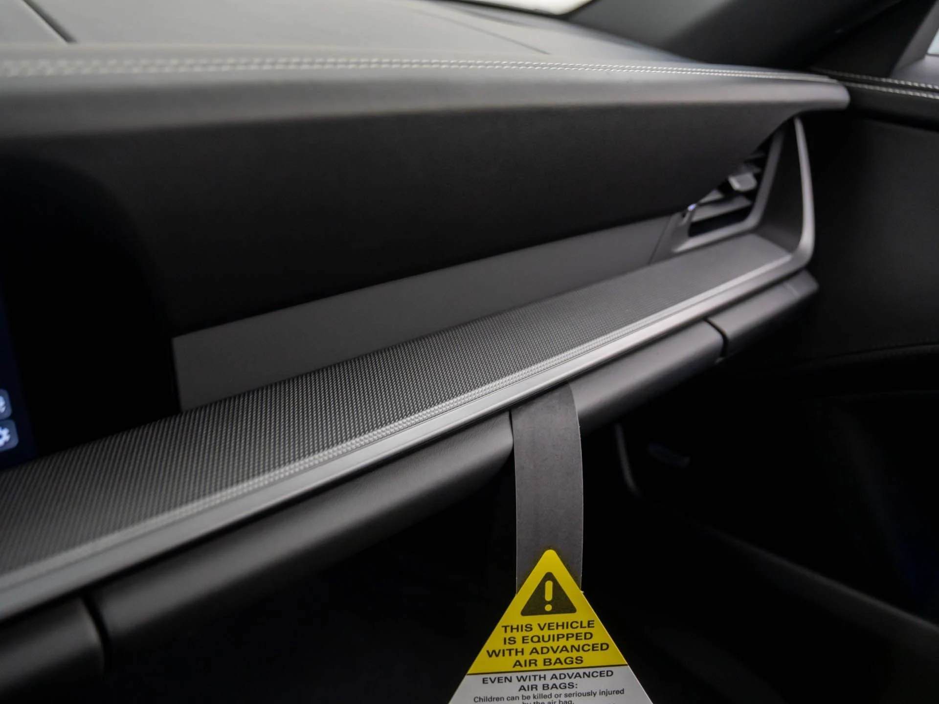 mph028_1042910492_98ea550b2709d072f610b0dac95b6537x_1d3d10aea5