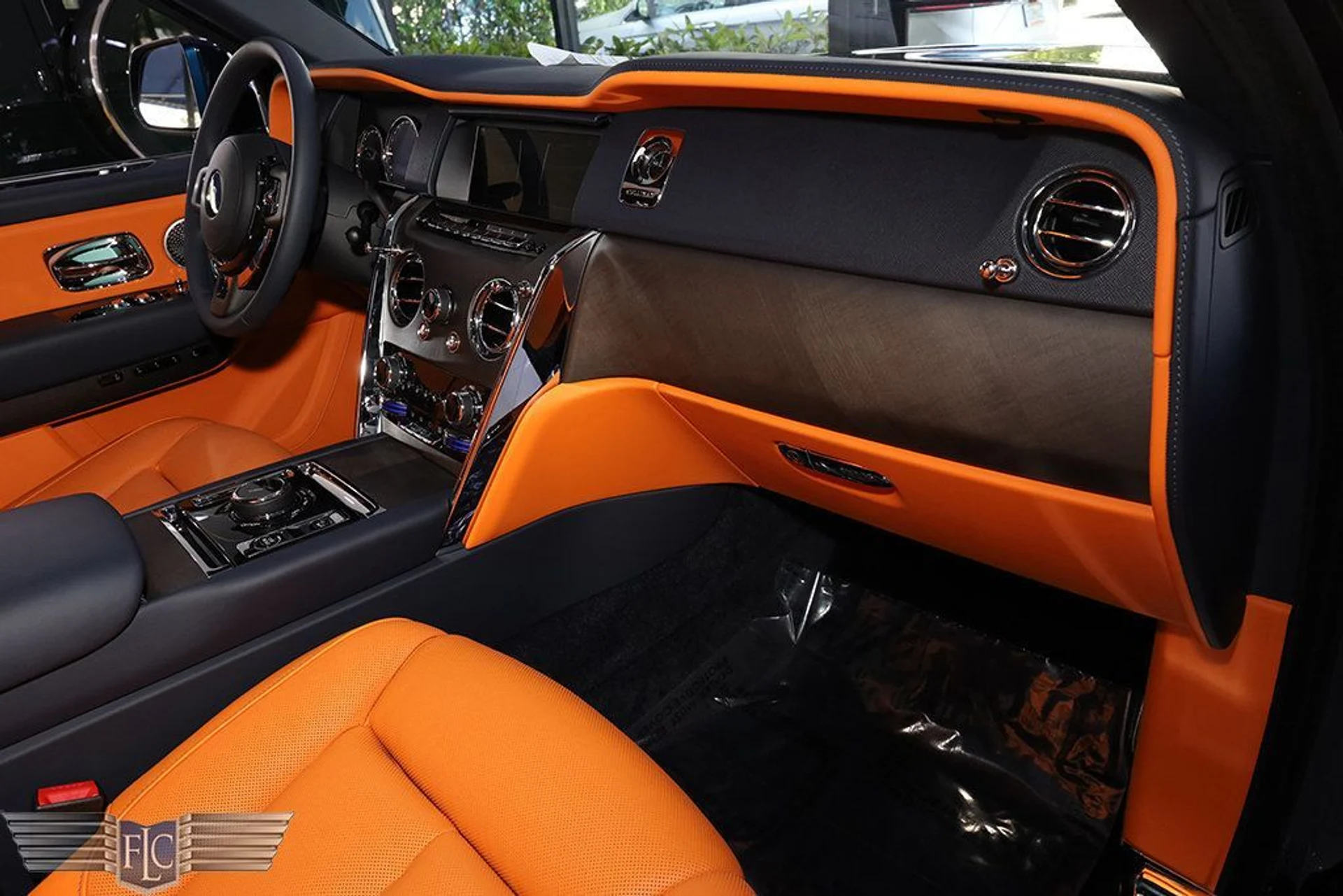 mph028_105363480_used_2023_rolls_royce_cullinan_sportutility_6305_22995243_29_1024_f896ffcfdc