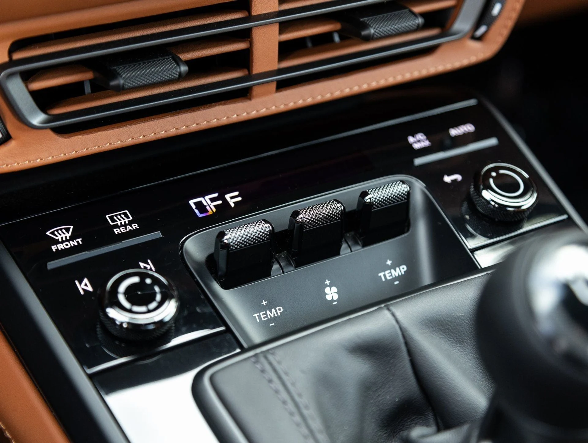 mph028_1063937090_29_56220fa5ec