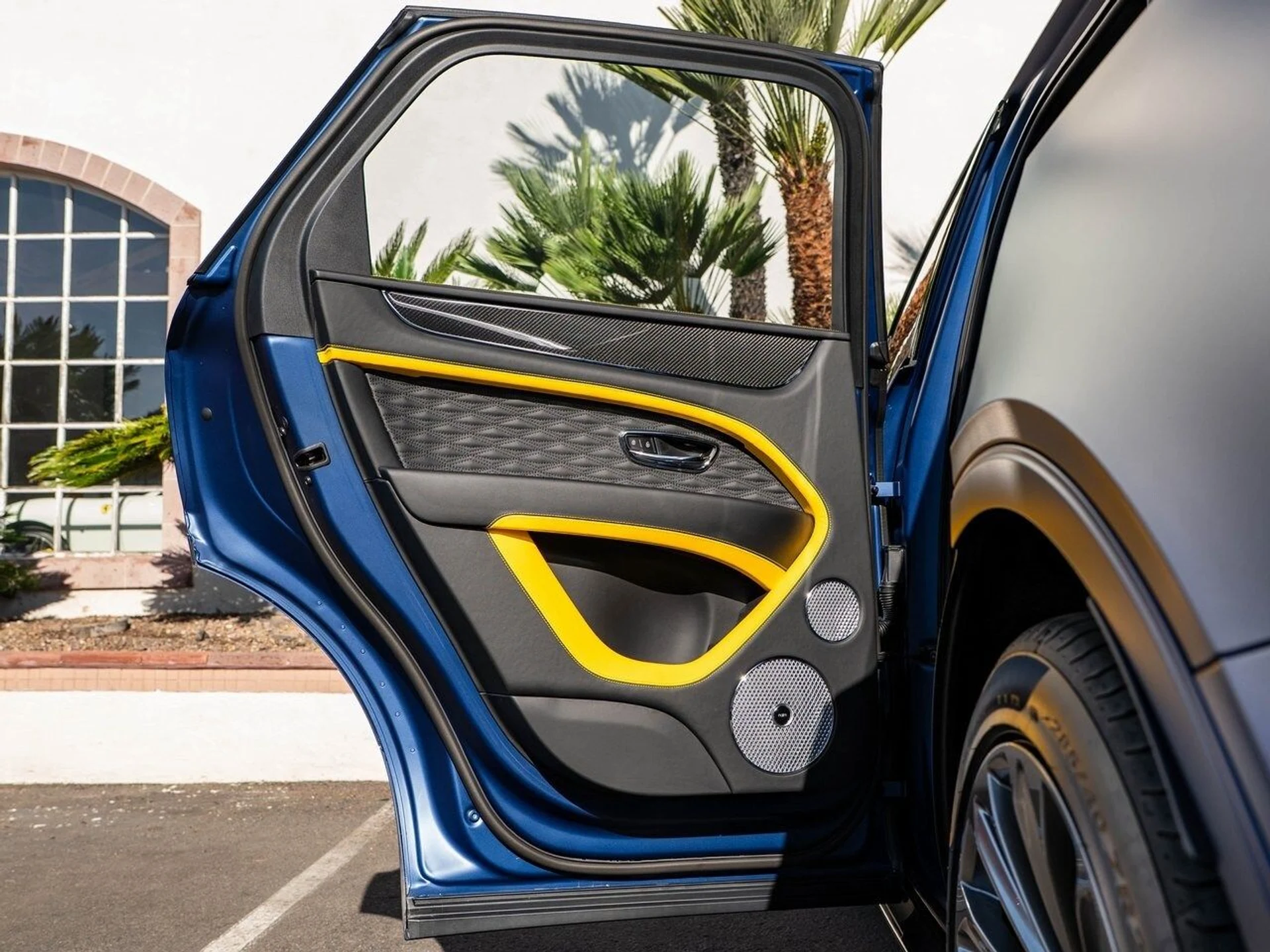 mph028_1067238141_7c3bed774a6928eb3b1066741c14d437x_041f9d4a39