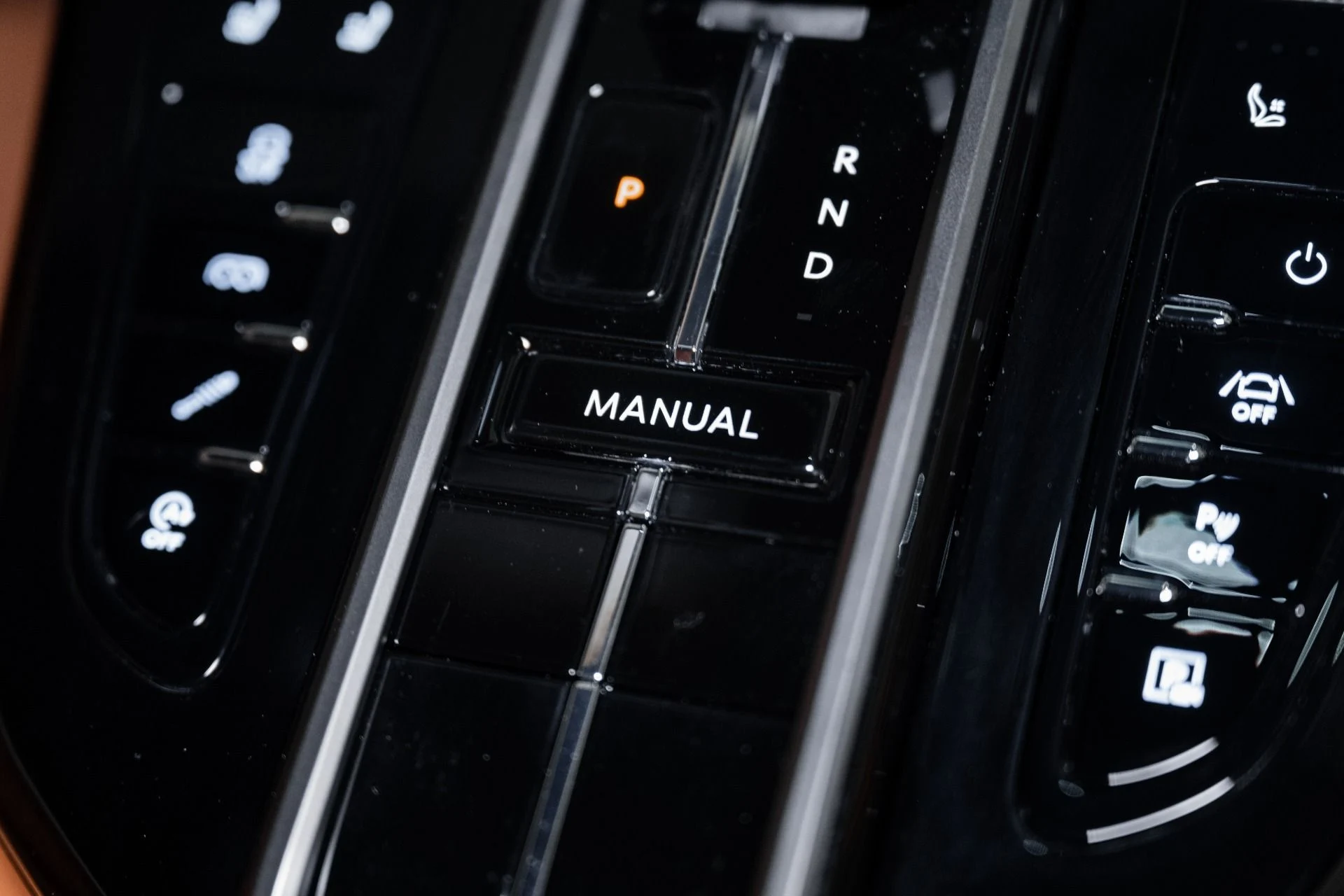 mph028_1070294075_New_2026_Aston_Martin_Vantage_S_Coupe_1767629088_3c7262d5f4