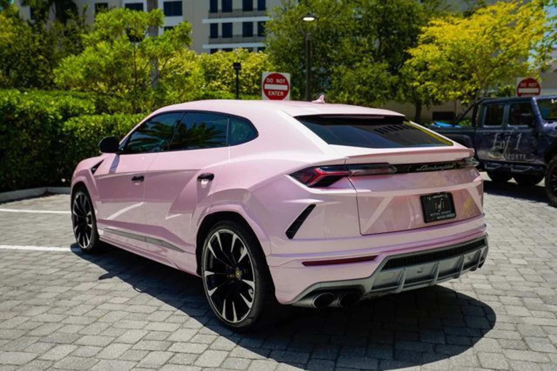 mph028_1079521700_used_2021_lamborghini_urus_awd_14354_22713615_29_640_ebb2672725